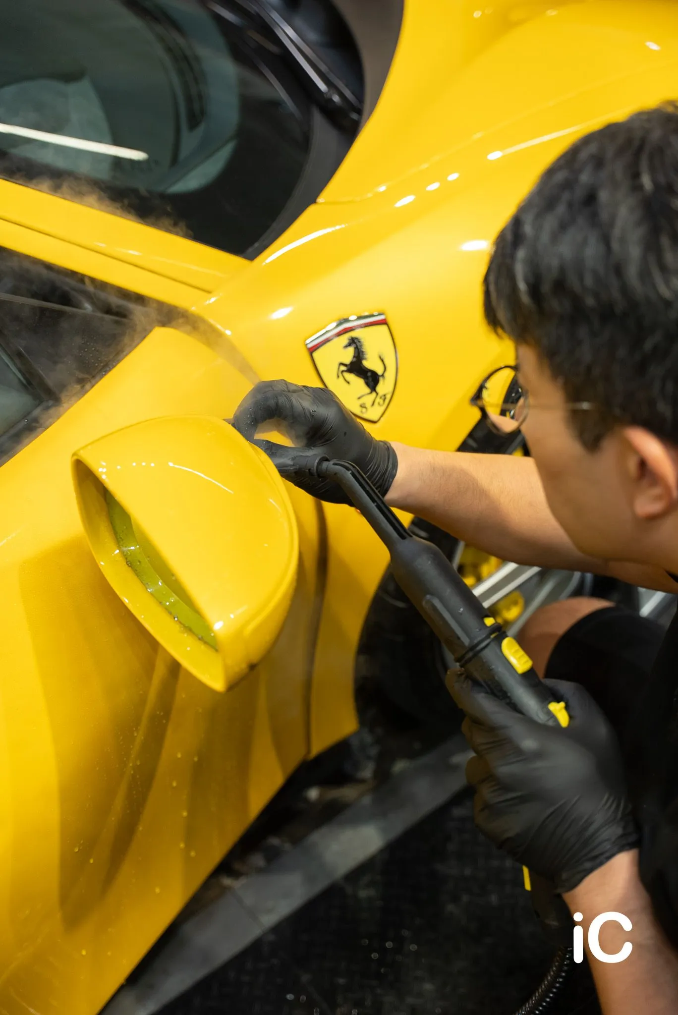 Ferrari 488 配合加熱移除車側舊膜