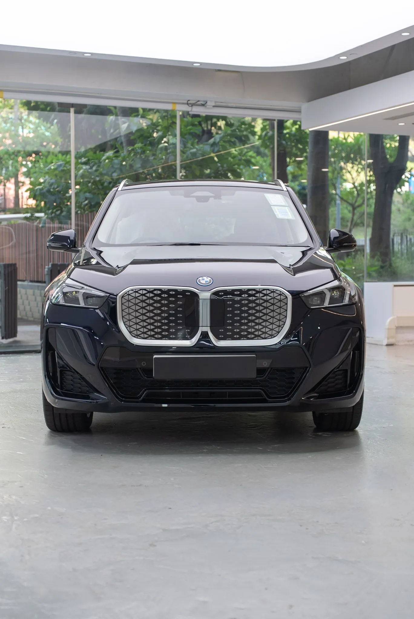 BMW iX1 L 車頭整體直幅