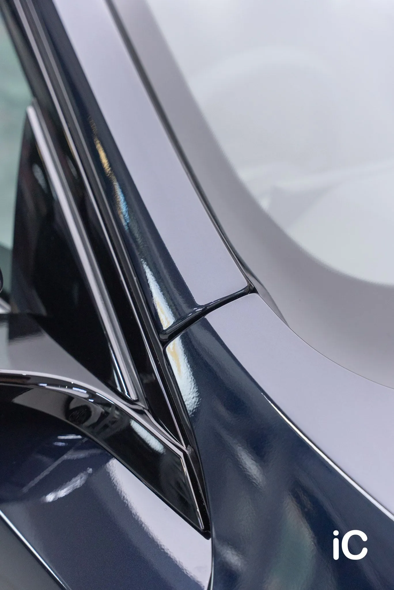 BMW THE 5 A 柱與前沙板交接位置的完成細節