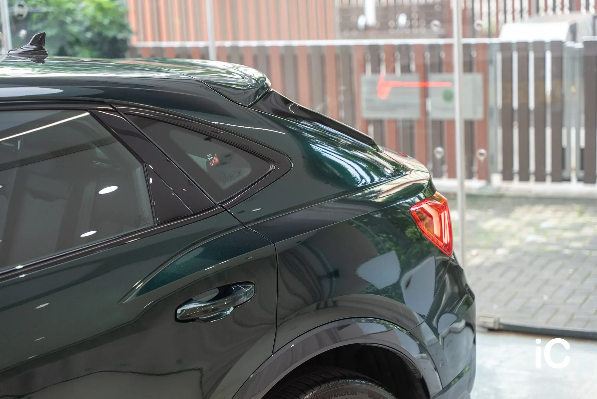 Audi Q3 車側與車尾線條