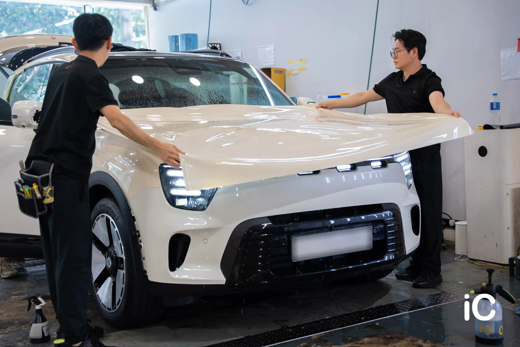 smart #5 Premium 團隊在車頭鋪上轉色 PPF
