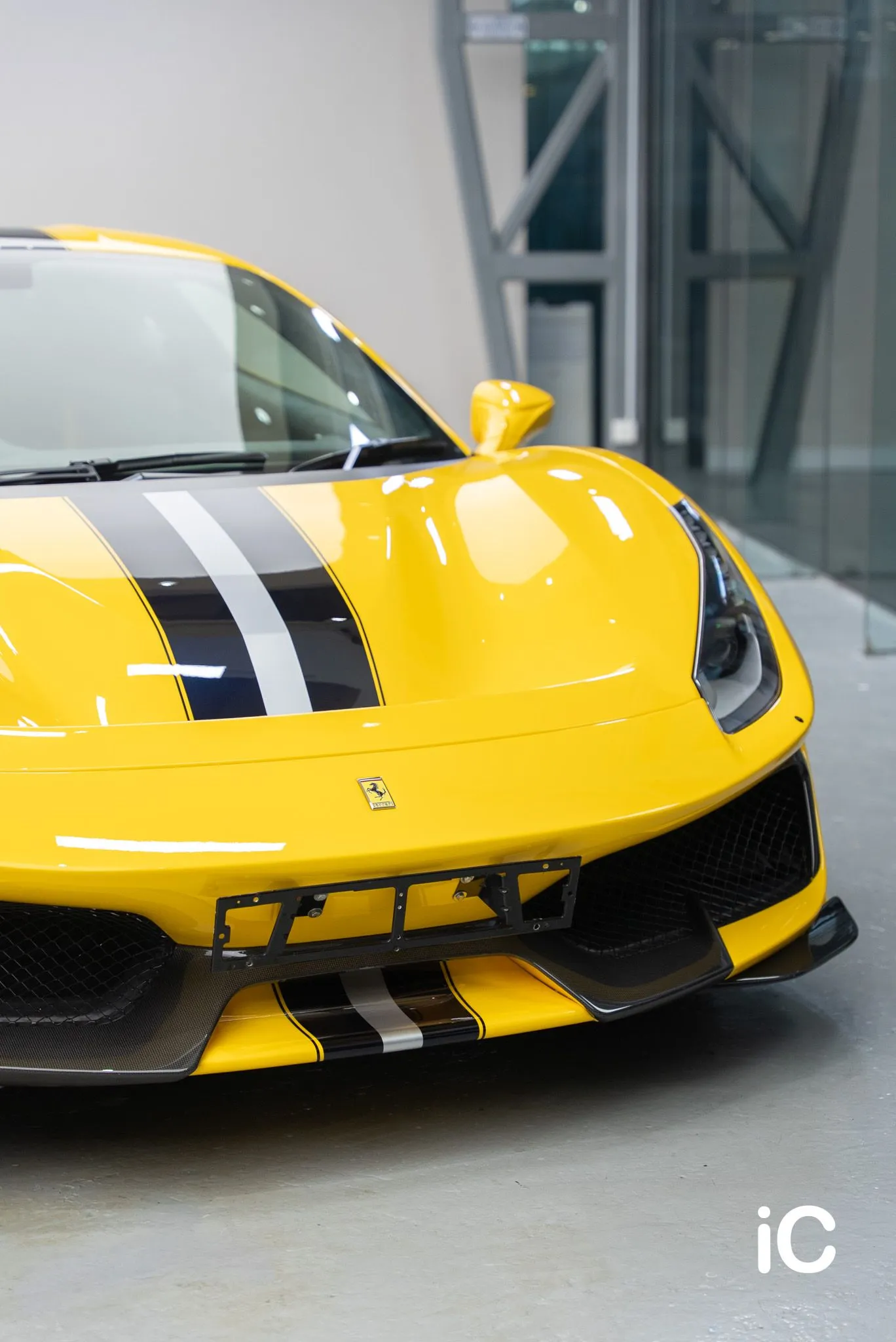 Ferrari 488 直幅車頭完成效果