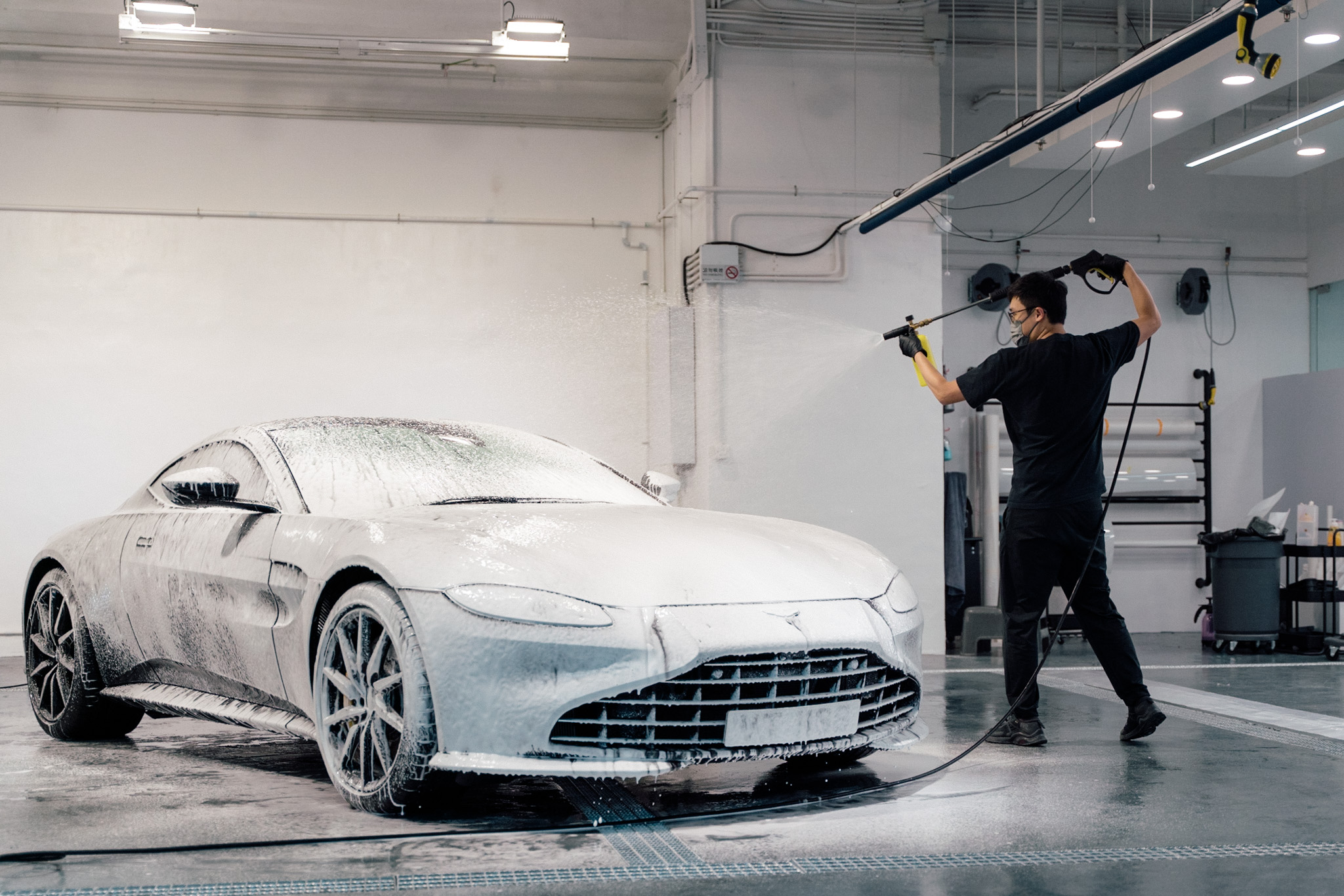 Aston Martin Vantage 透明 PPF 施工作品