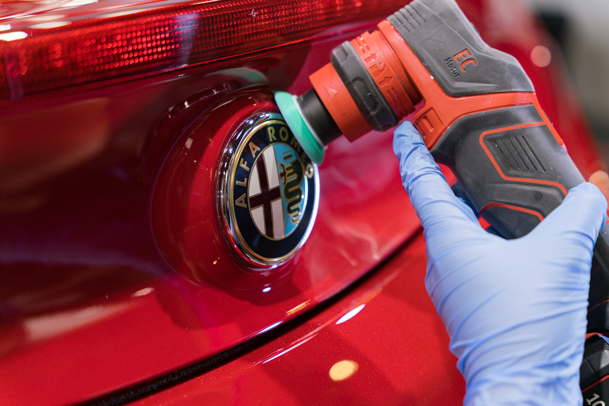Alfa Romeo 4C Spider 鍍膜 施工作品