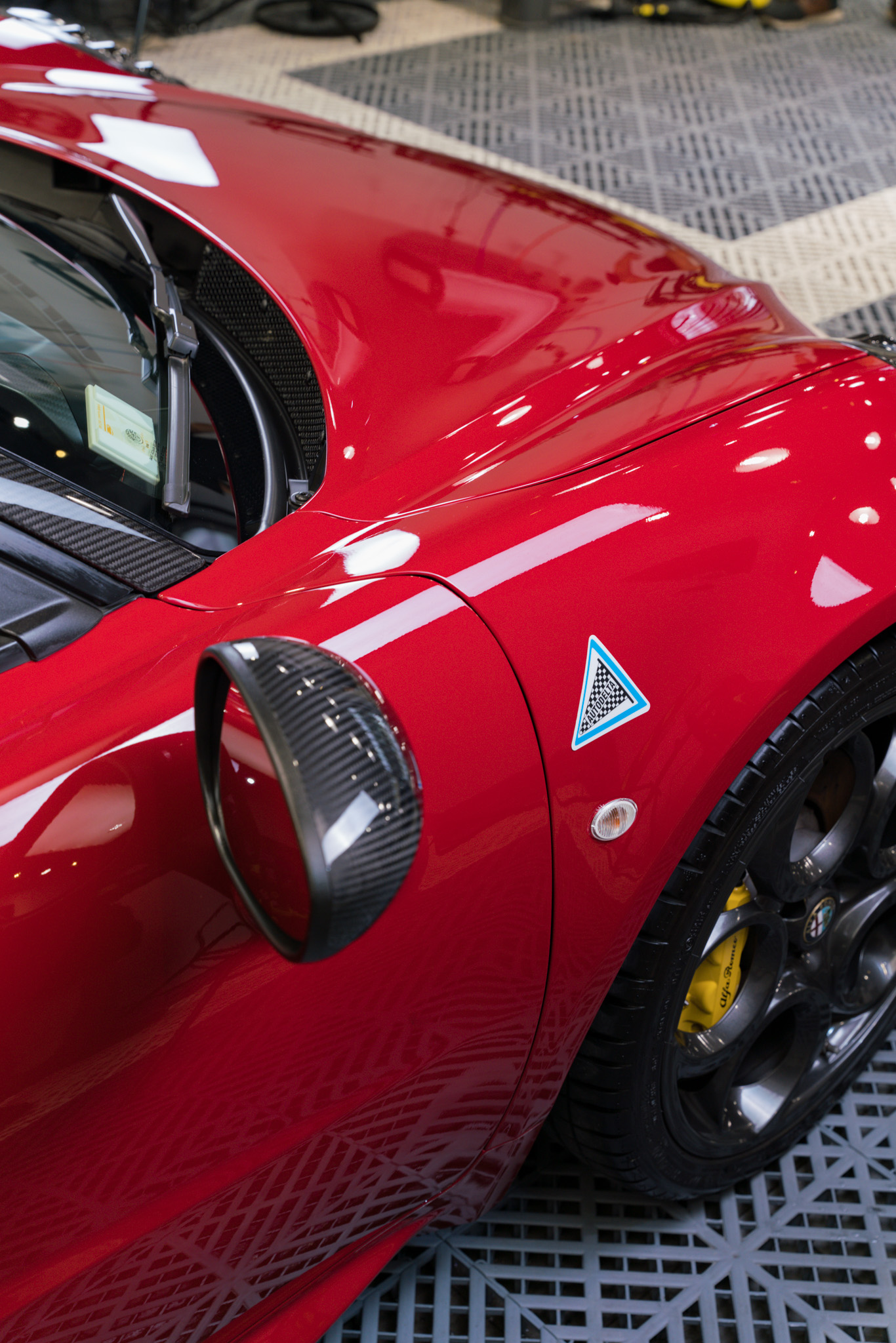 Alfa Romeo 4C Spider 鍍膜 施工作品