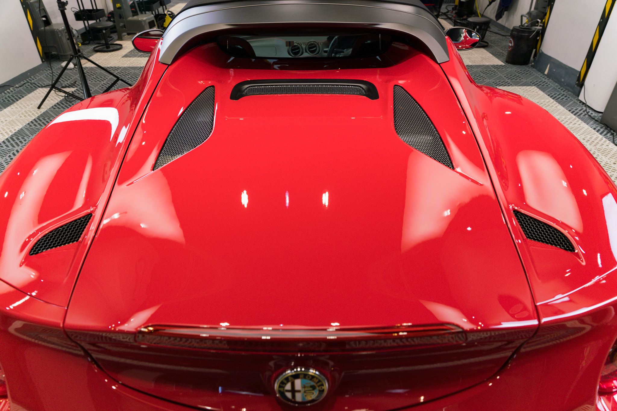Alfa Romeo 4C Spider 鍍膜 施工作品