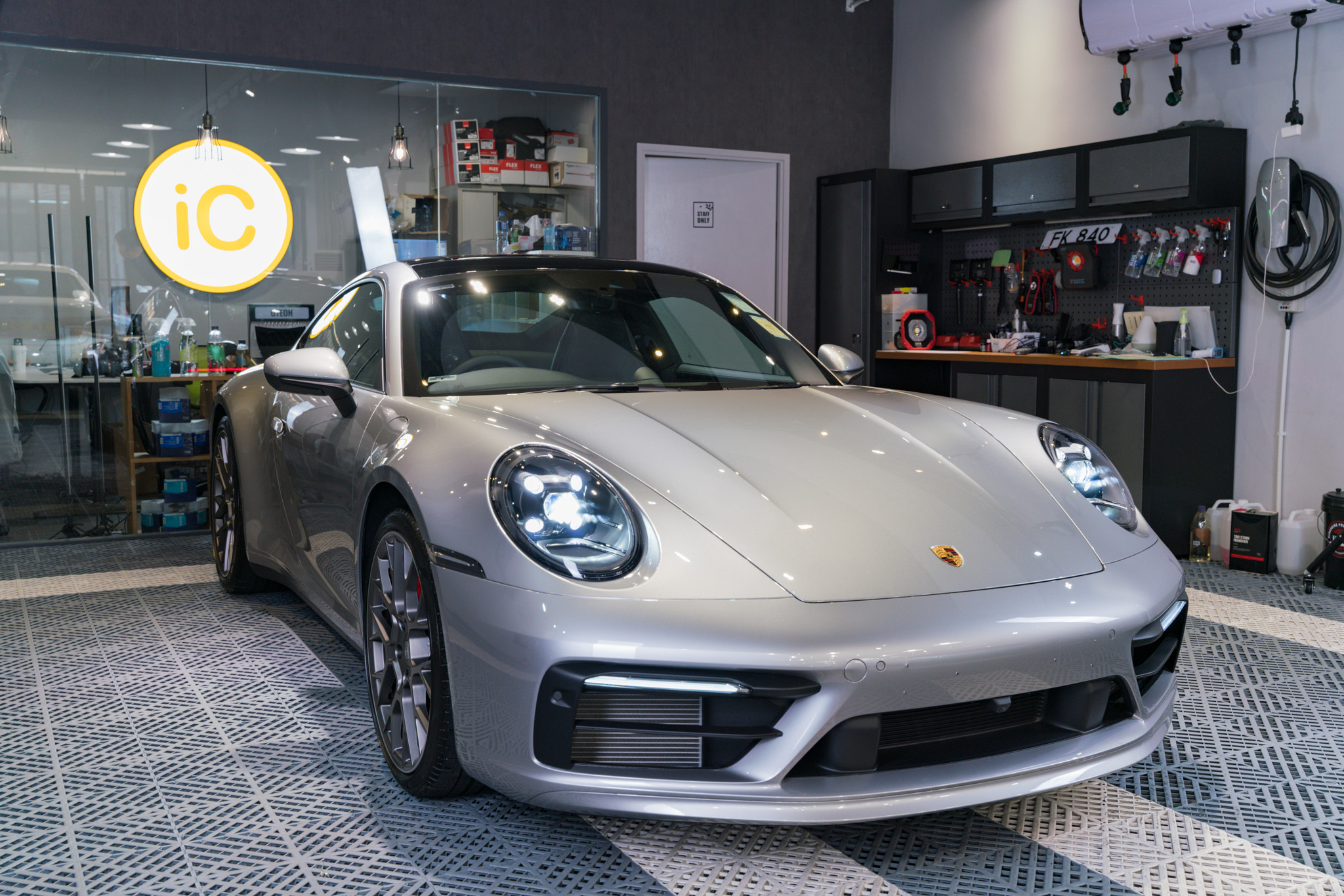Porsche 911 (992) Carrera S 透明 PPF 施工作品