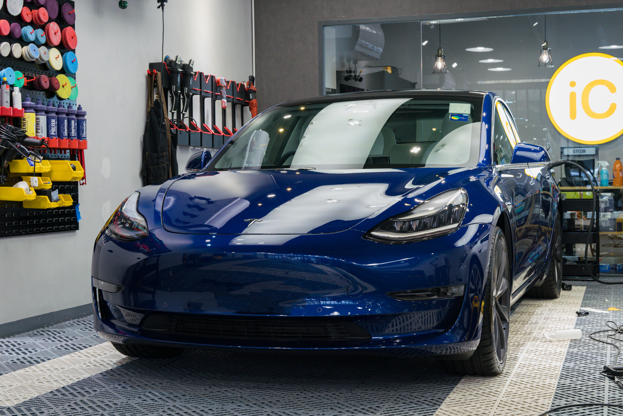 Tesla Model 3 Deep Blue Metallic 透明 PPF 施工作品