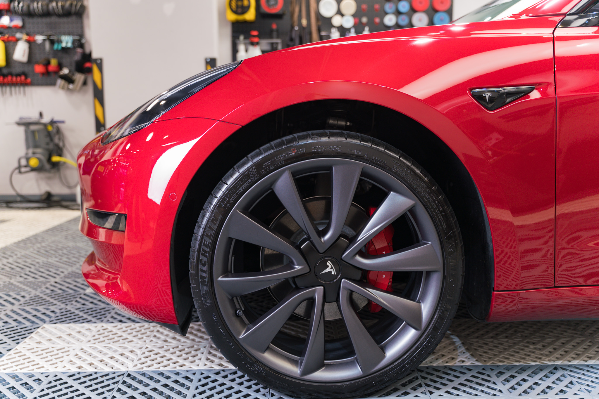 Tesla Model 3 Multi-Coat Red 鍍膜 施工作品