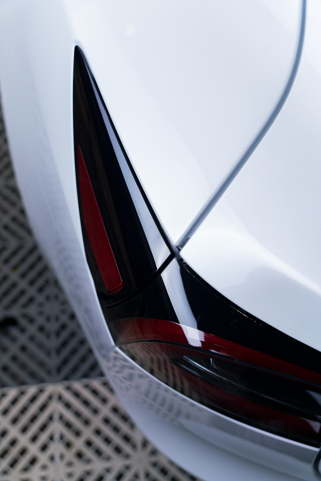 Tesla Model 3 Pearl White 透明 PPF 施工作品