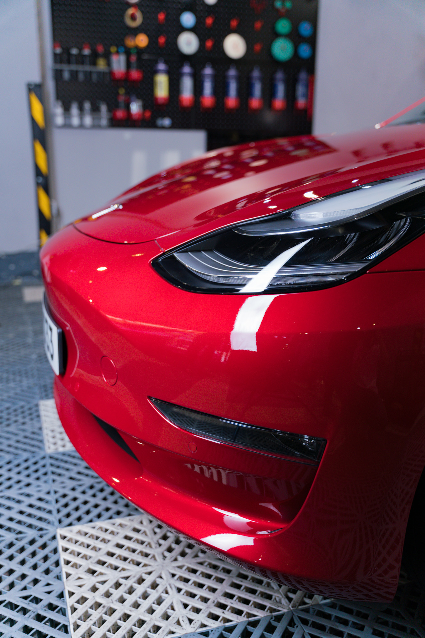 Tesla Model 3 Multi-Coat Red Performance 鍍膜 施工作品