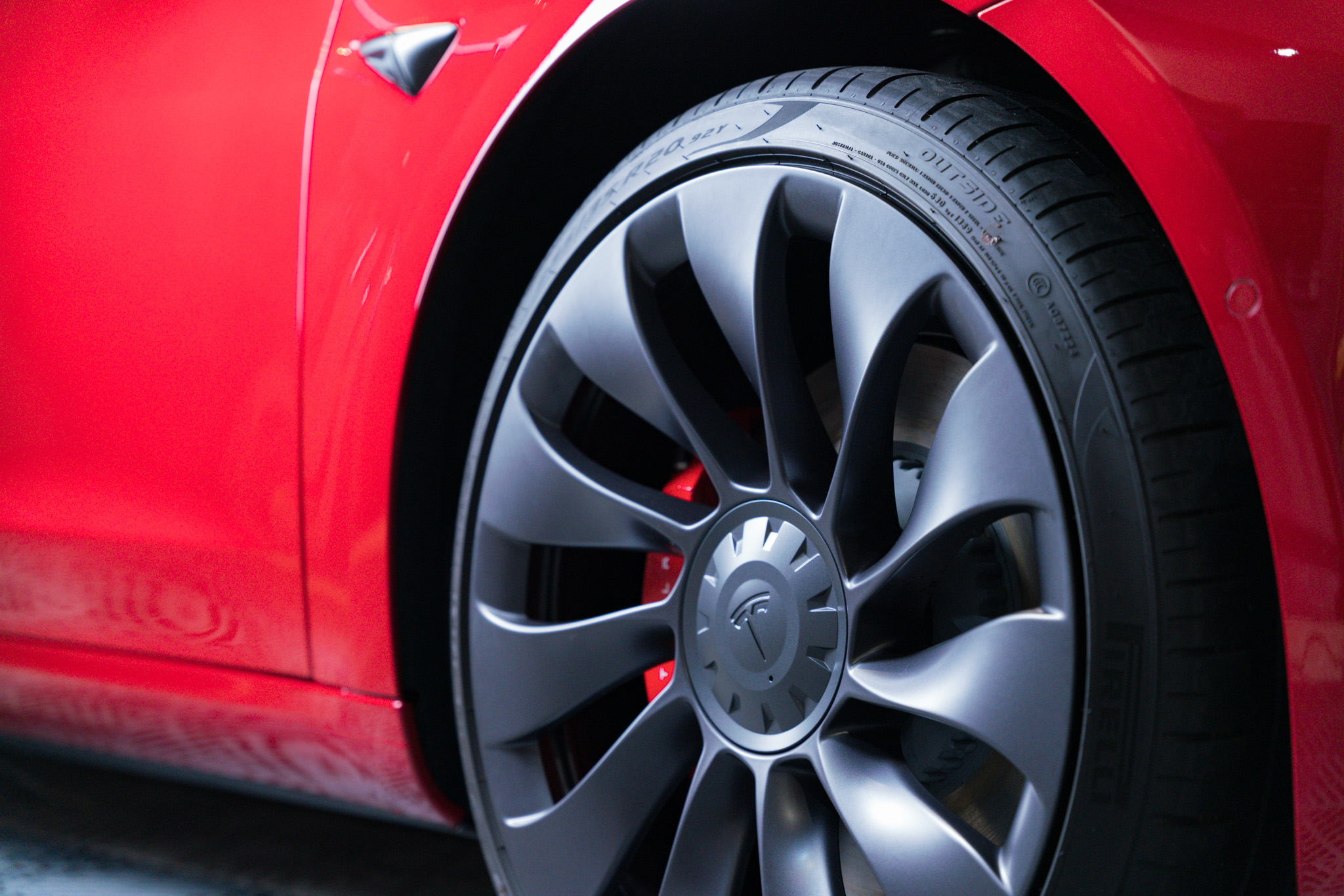 Tesla Model 3 Multi-Coat Red Performance 鍍膜 施工作品