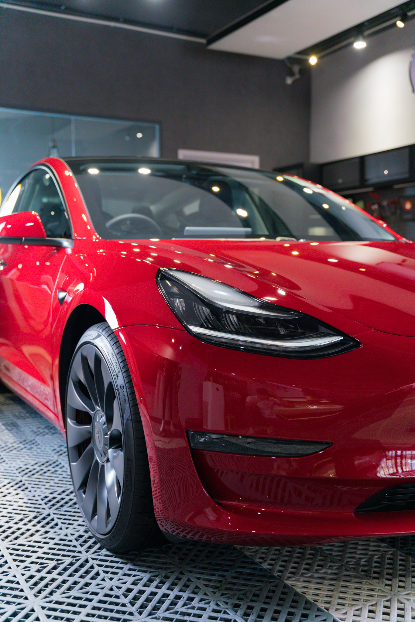 Tesla Model 3 Multi-Coat Red Performance 鍍膜 施工作品