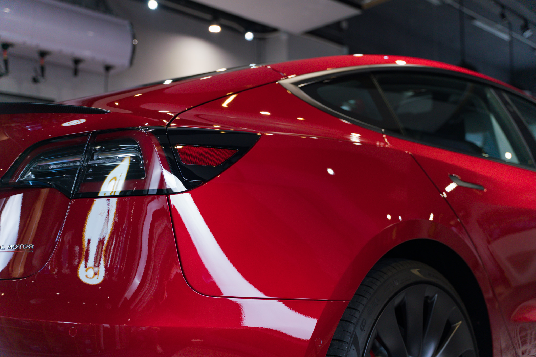 Tesla Model 3 Multi-Coat Red Performance 鍍膜 施工作品