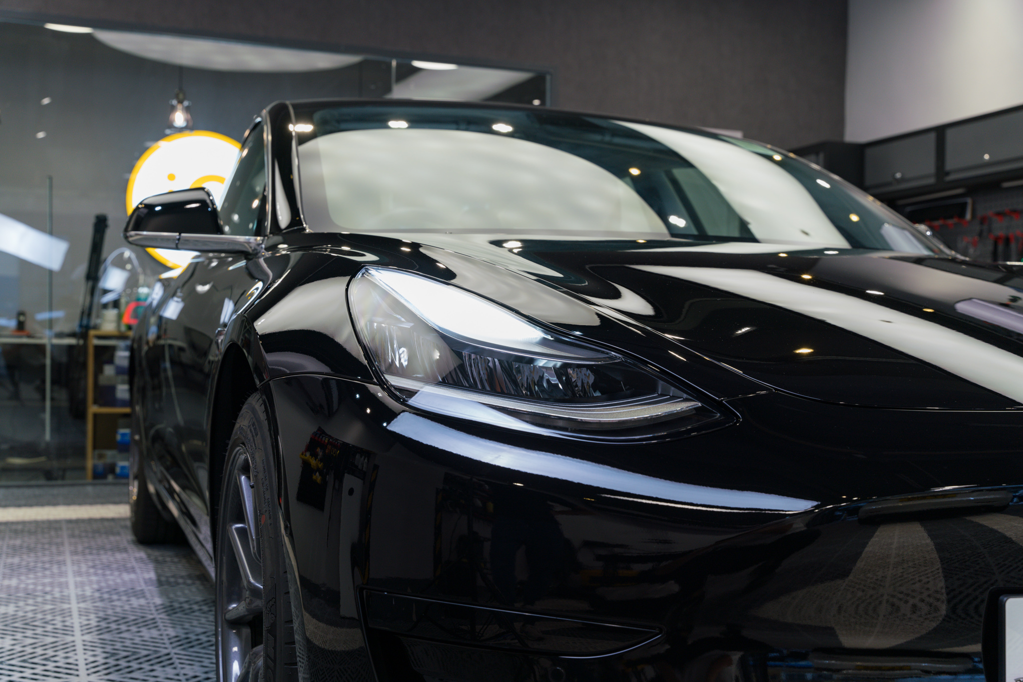 Tesla Model 3 Solid Black 鍍膜 施工作品