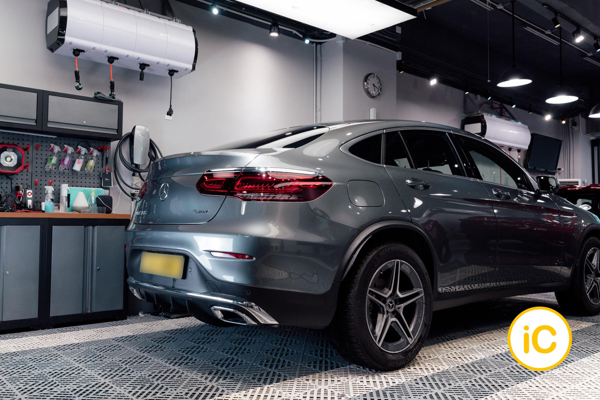 Mercedes-Benz GLC 300 鍍膜 施工作品