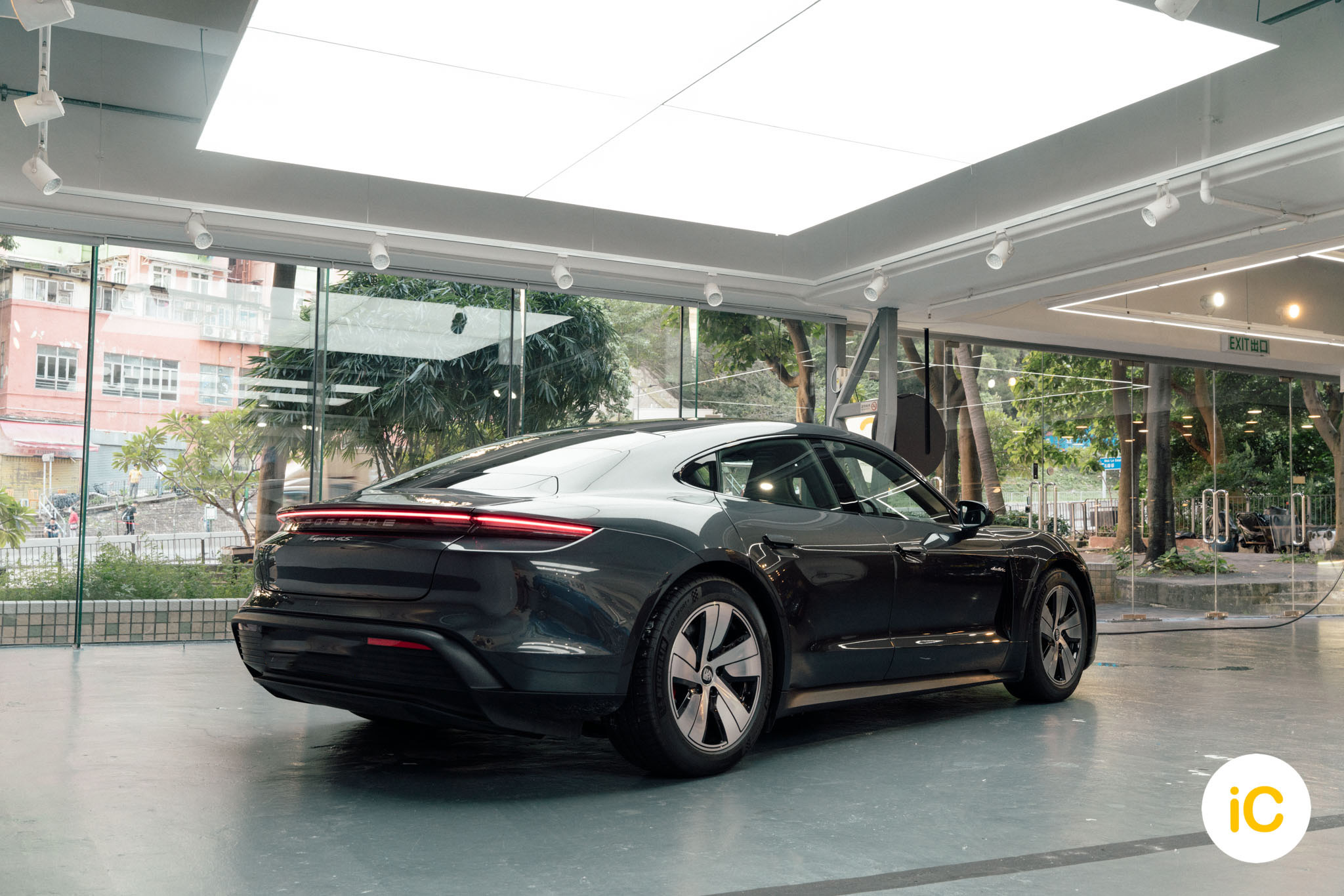 Porsche Taycan 4S 透明 PPF 施工作品
