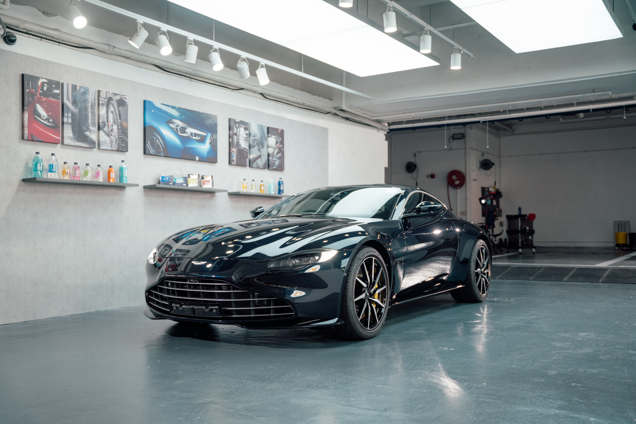 Aston Martin Vantage 透明 PPF 施工作品