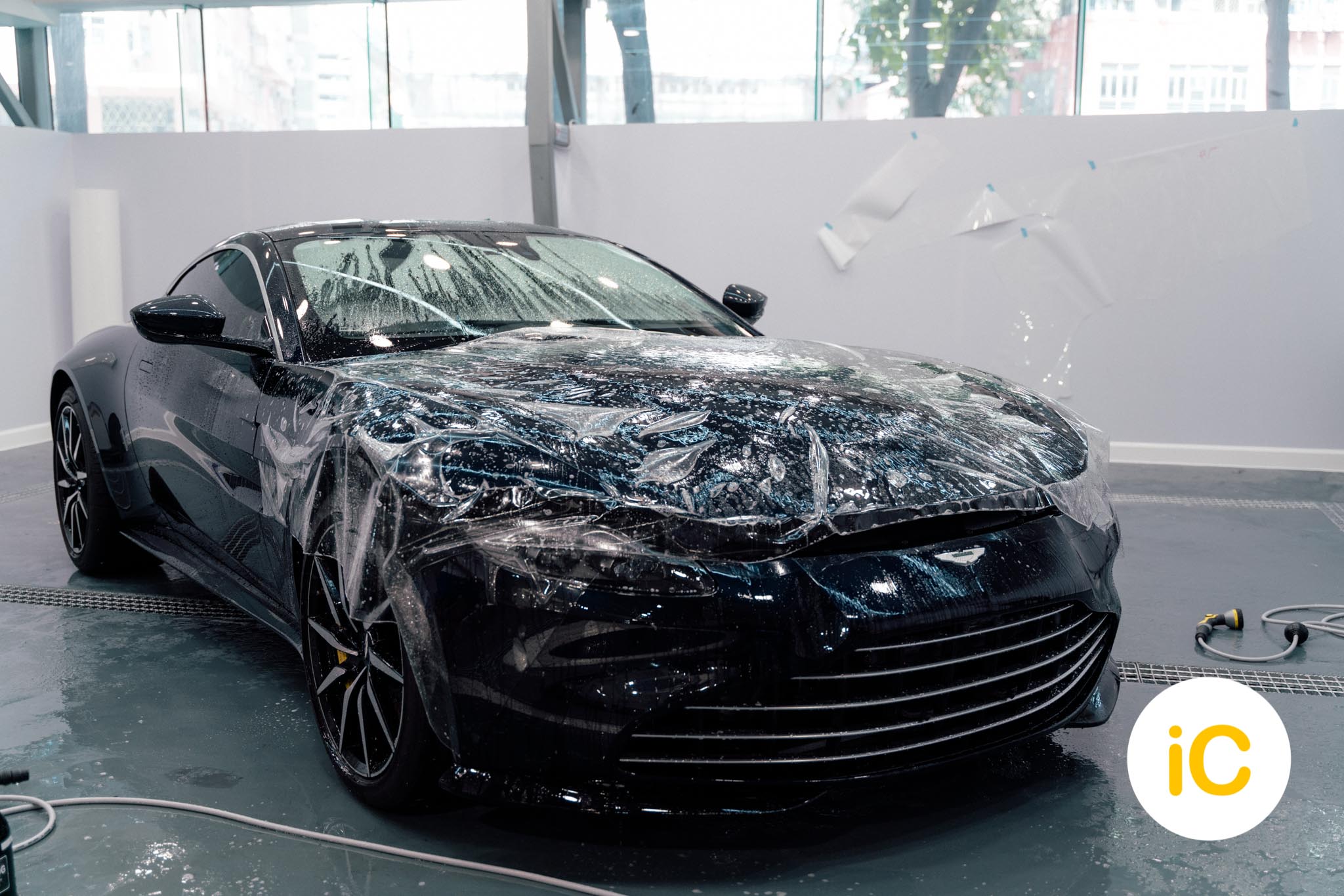 Aston Martin Vantage 透明 PPF 施工作品