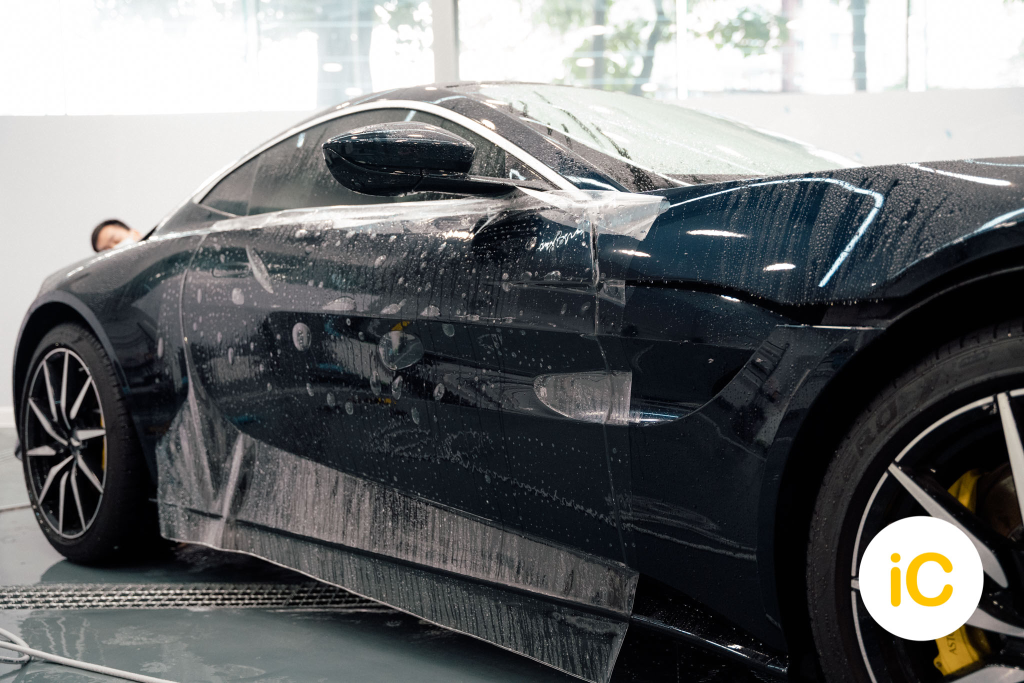 Aston Martin Vantage 透明 PPF 施工作品