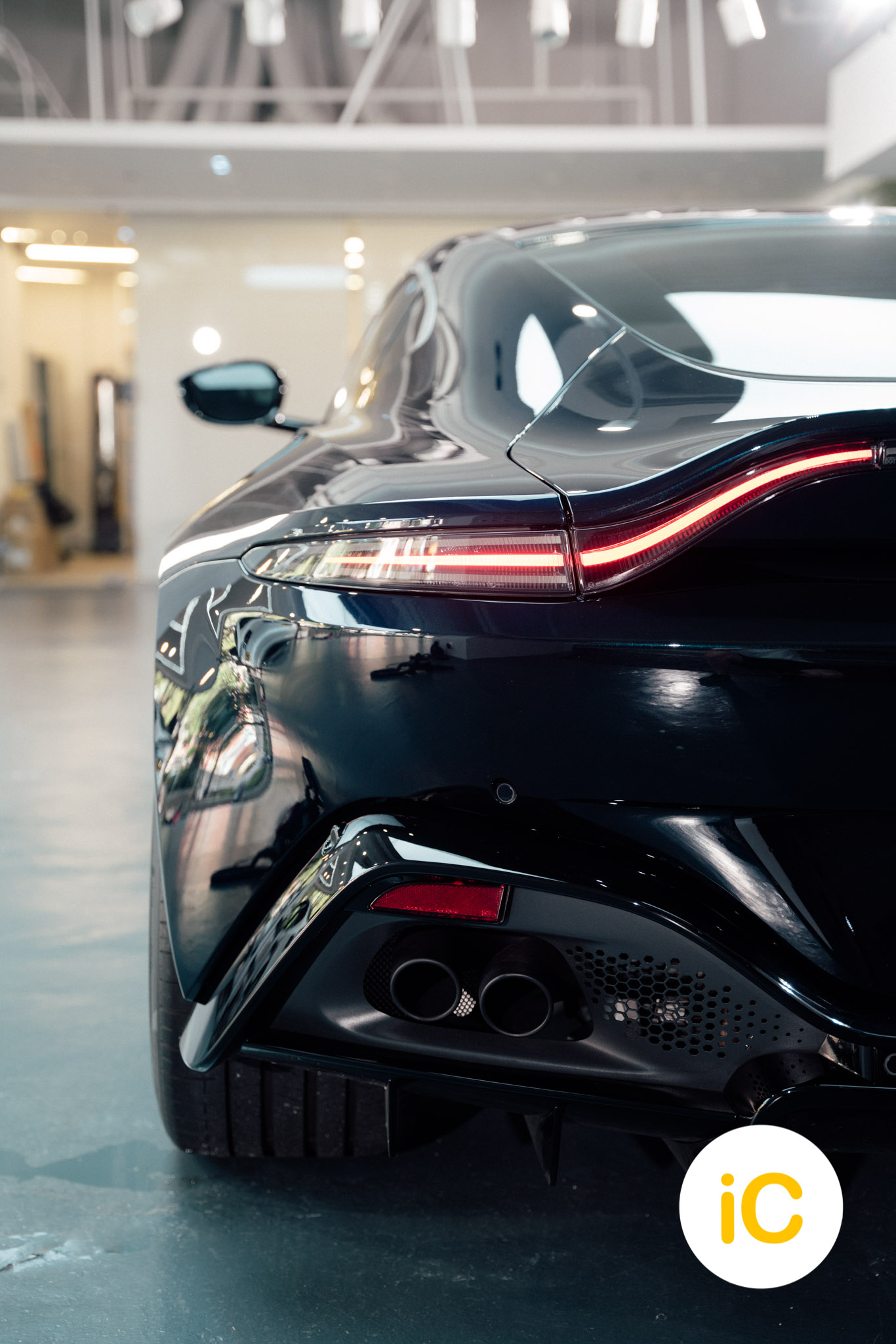 Aston Martin Vantage 透明 PPF 施工作品