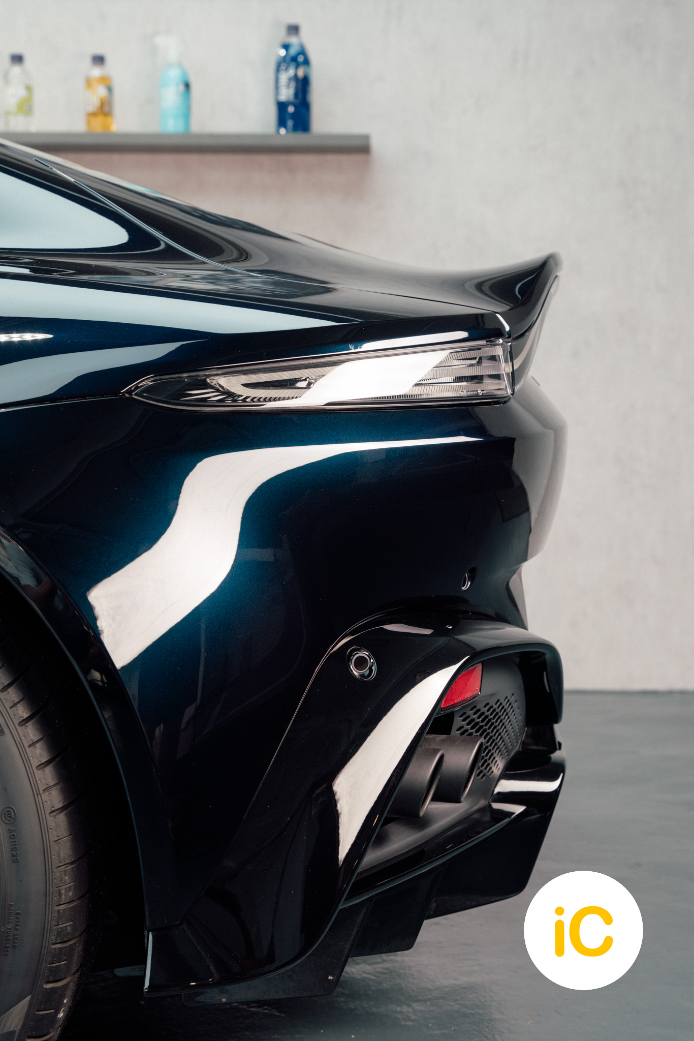 Aston Martin Vantage 透明 PPF 施工作品