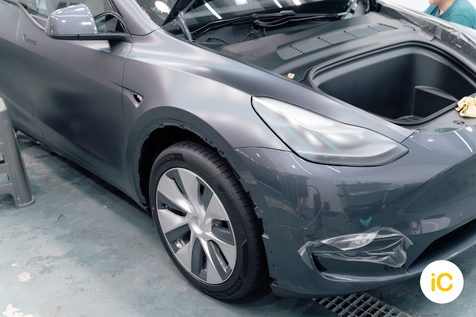 Tesla Model Y 夜銀 透明 PPF 施工作品