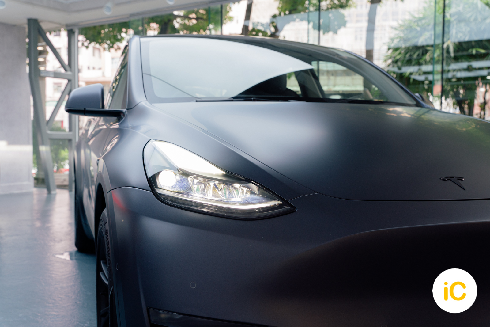Tesla Model Y 夜銀 透明 PPF 施工作品