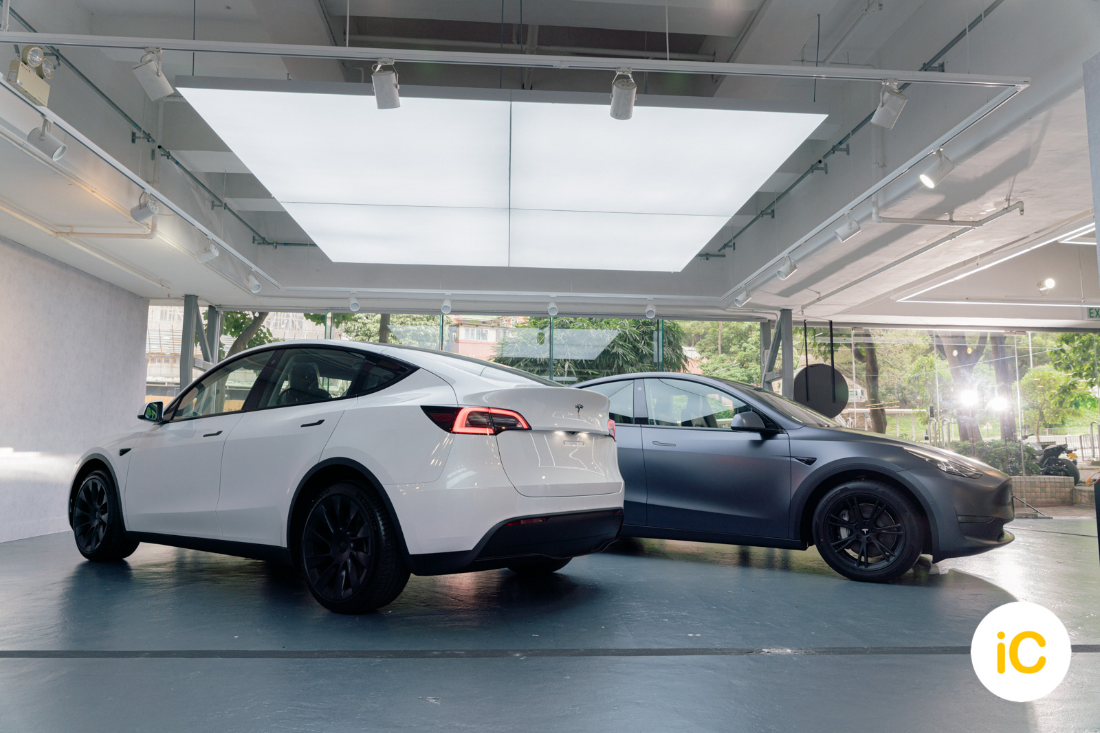 Tesla Model Y 夜銀 透明 PPF 施工作品