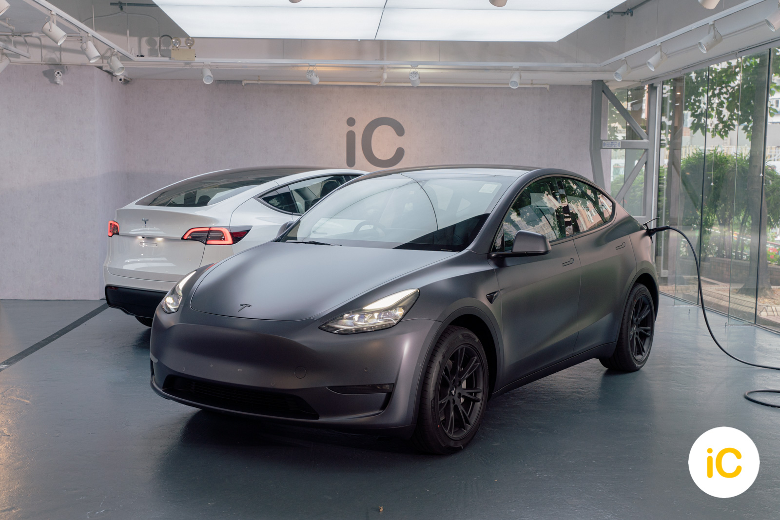 Tesla Model Y 夜銀 透明 PPF 施工作品