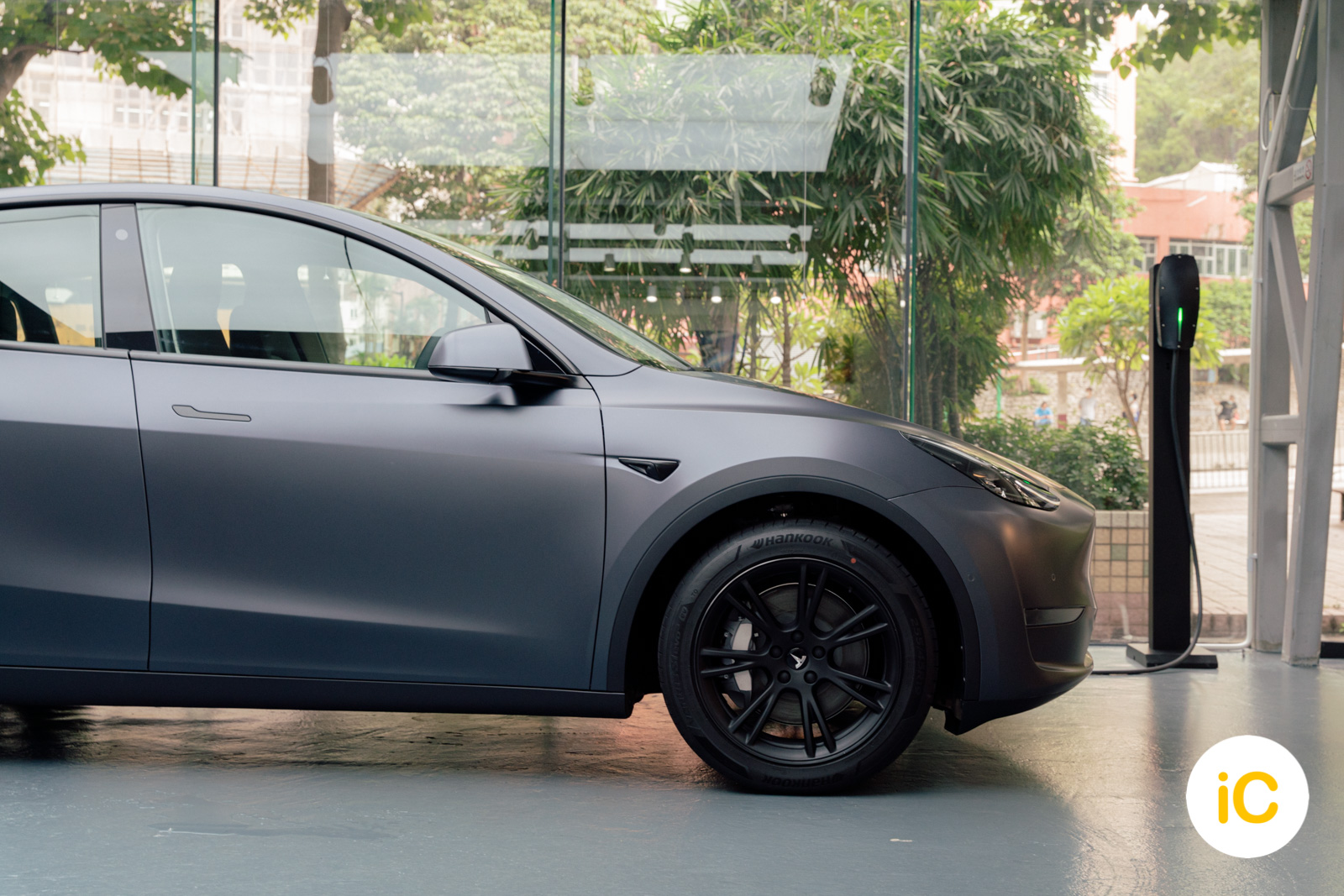 Tesla Model Y 夜銀 透明 PPF 施工作品