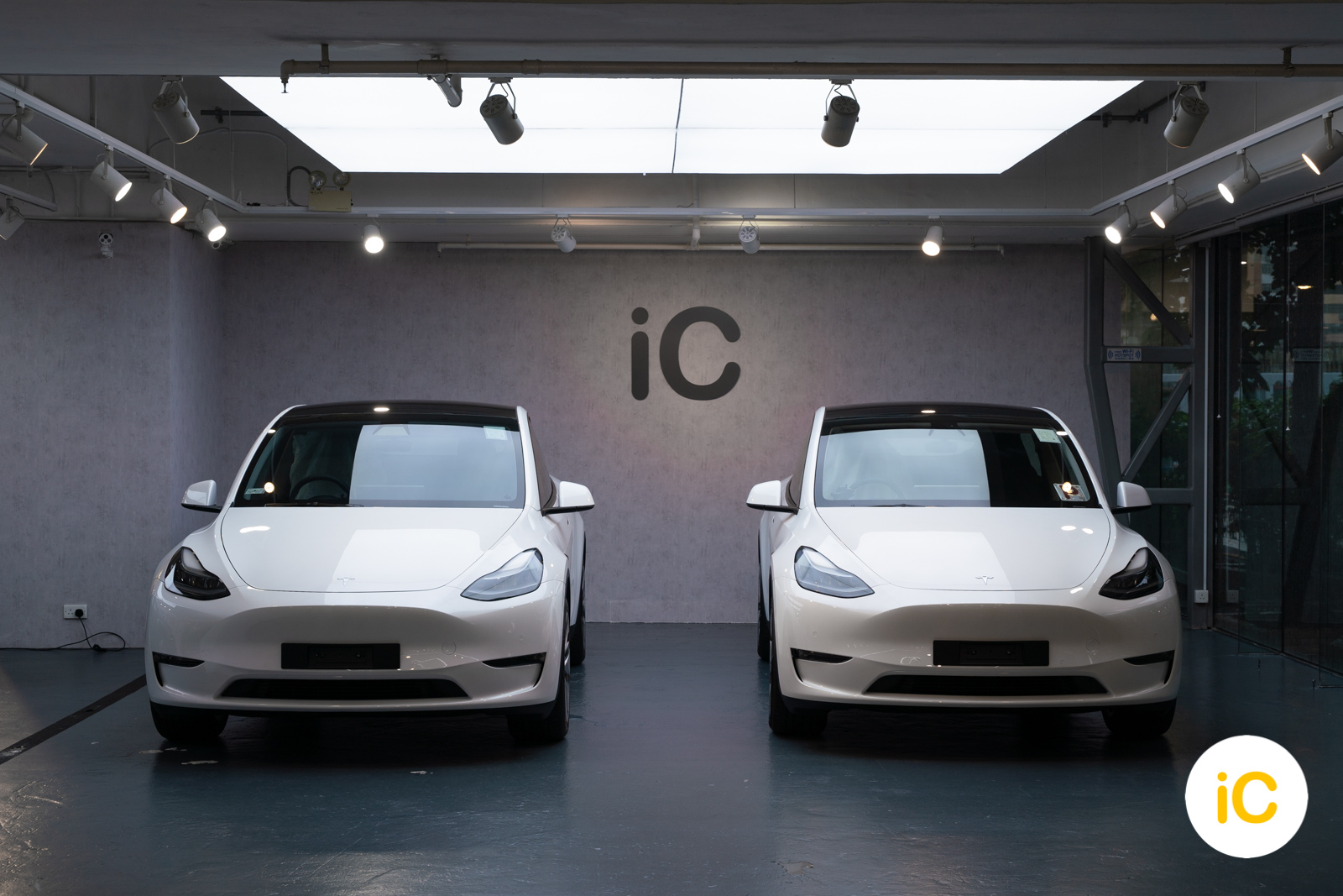 Tesla Model Y 珍珠白 透明 PPF 施工作品