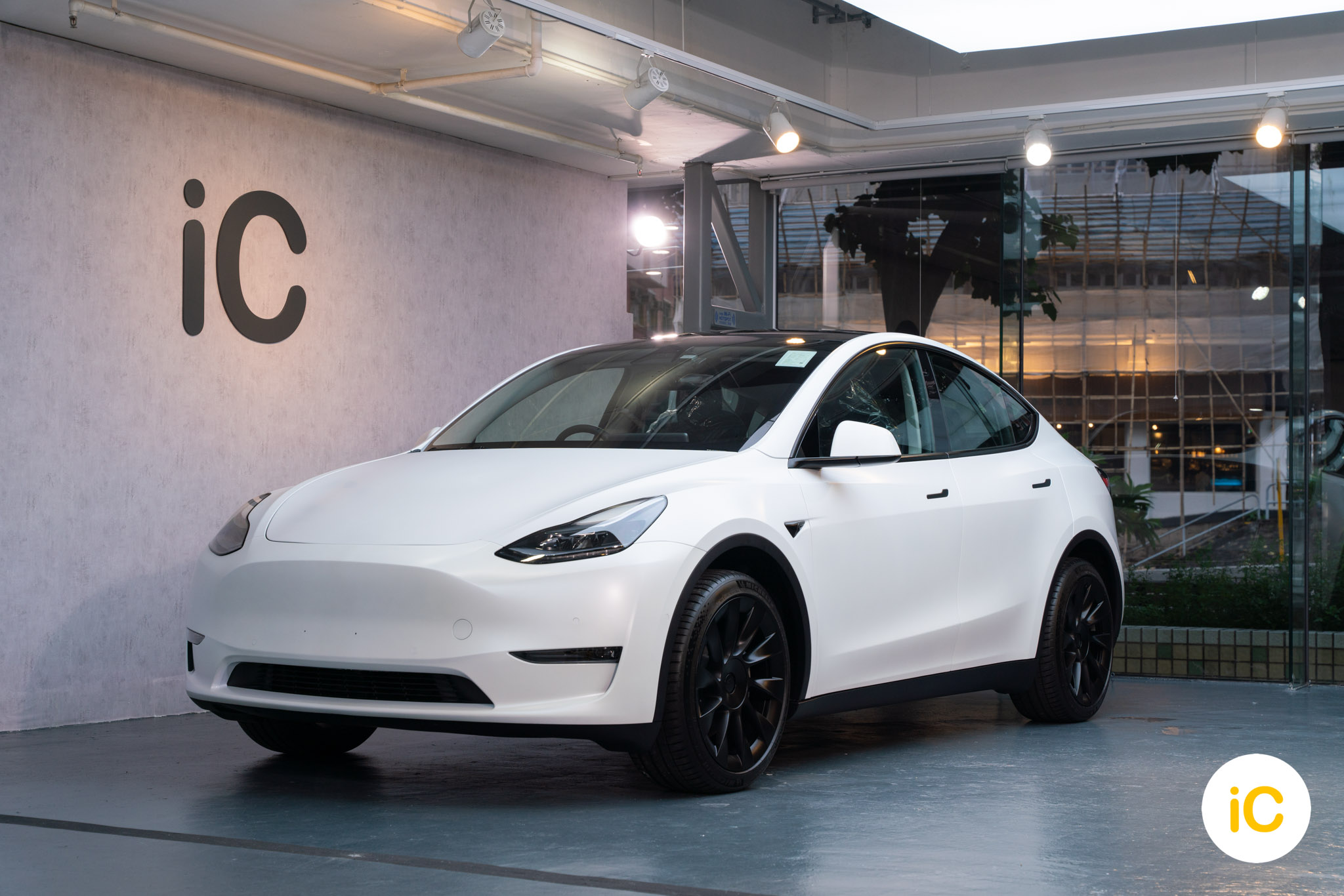 Tesla Model Y 珍珠白 透明 PPF 施工作品