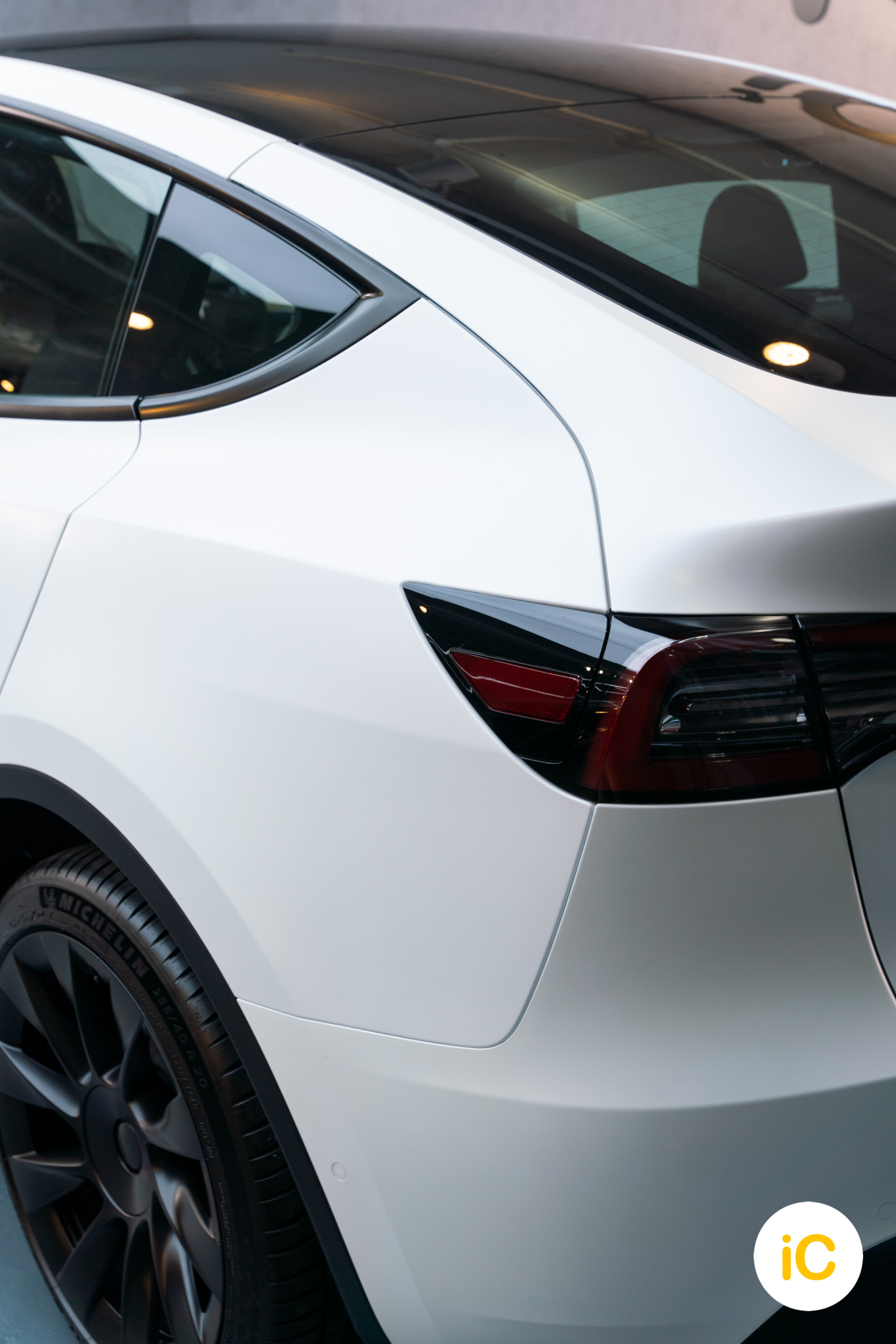 Tesla Model Y 珍珠白 透明 PPF 施工作品