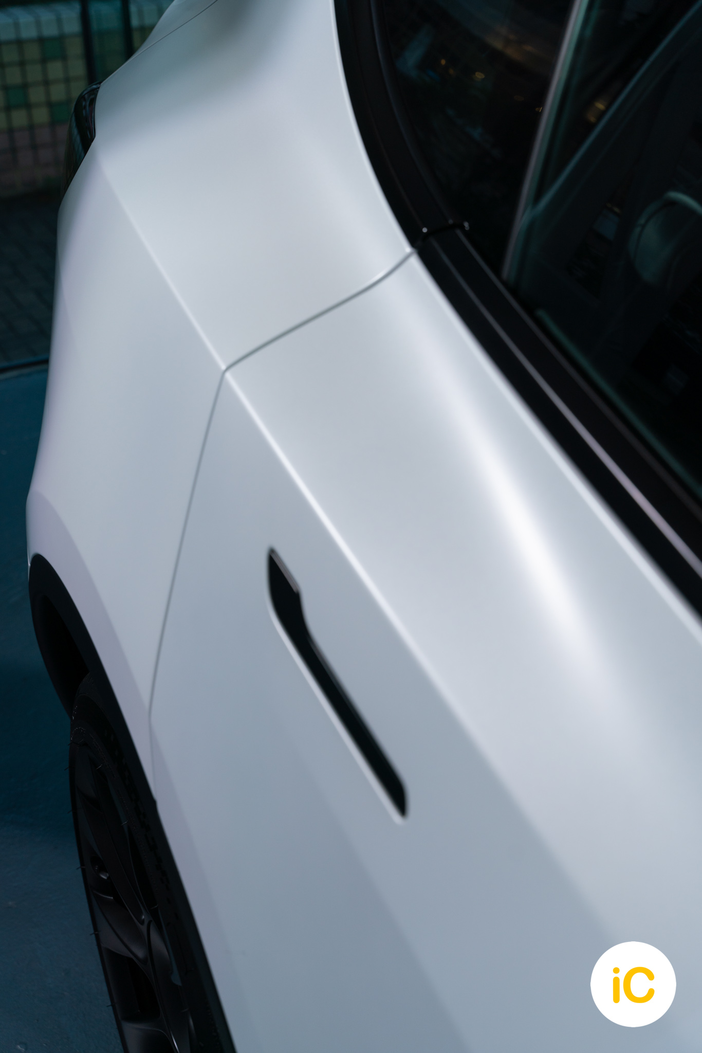 Tesla Model Y 珍珠白 透明 PPF 施工作品