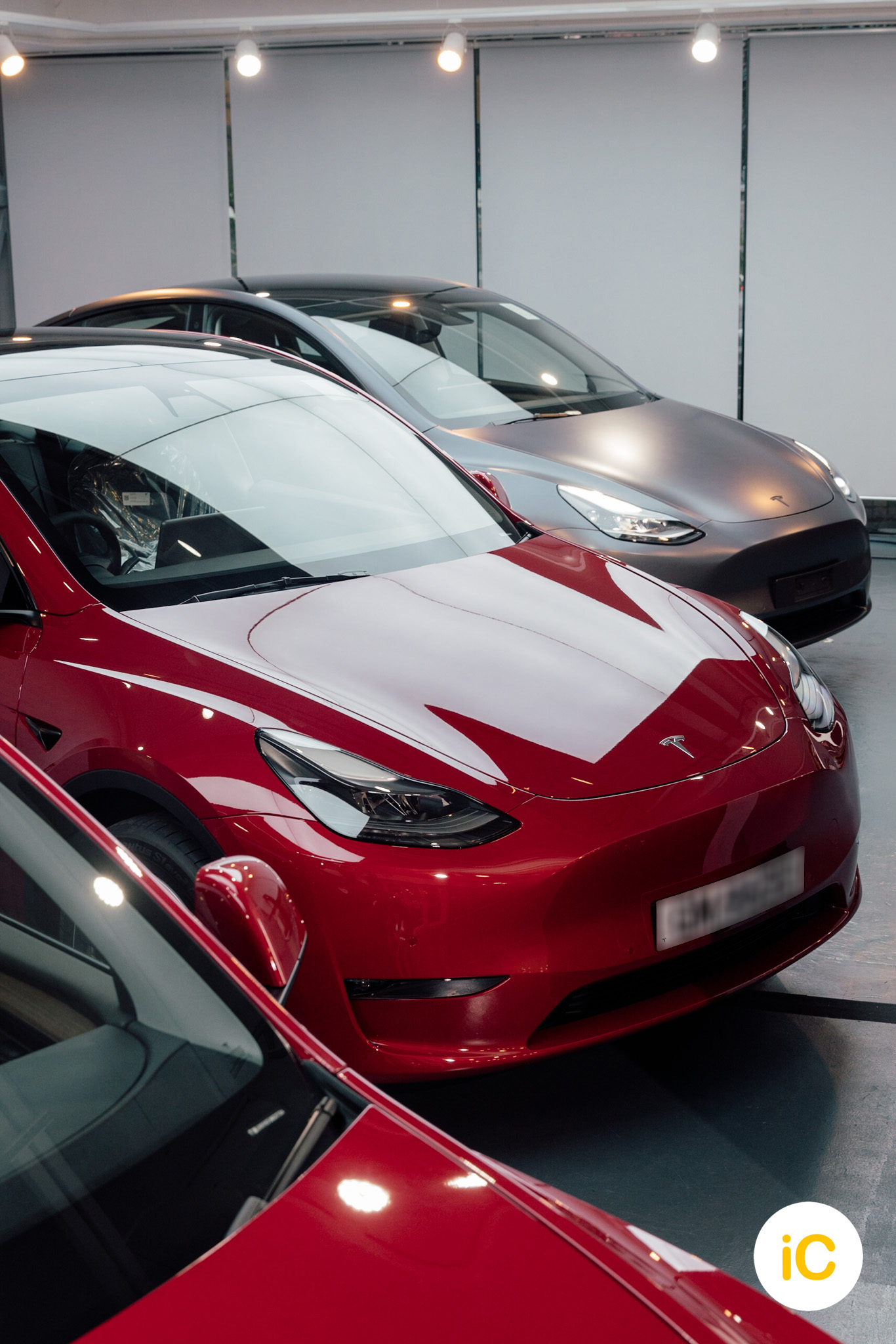 Tesla Model Y 亮紅 透明 PPF 施工作品