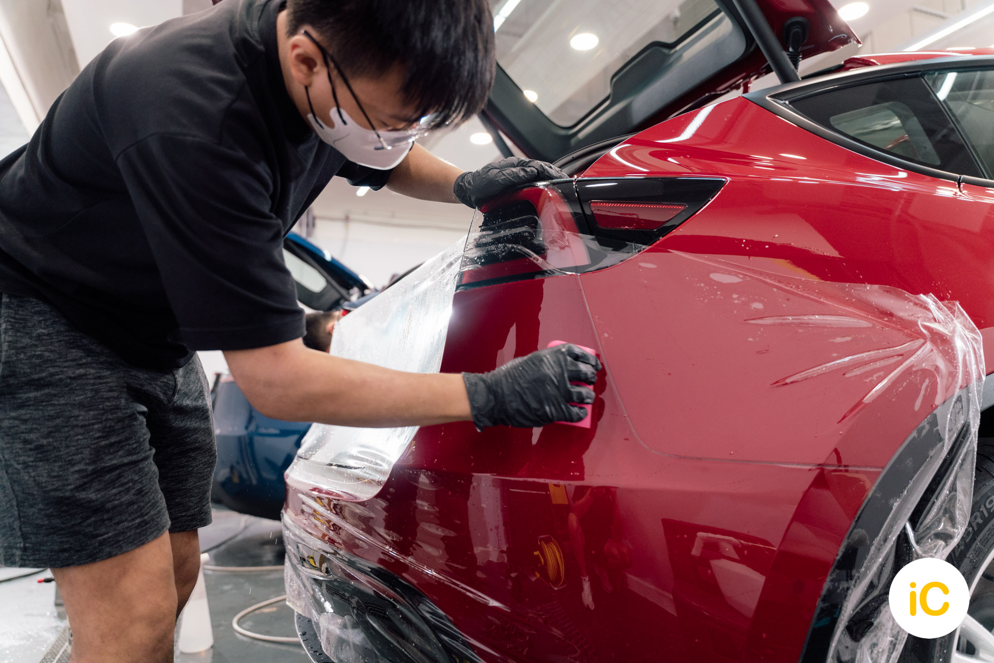 Tesla Model Y 亮紅 透明 PPF 施工作品