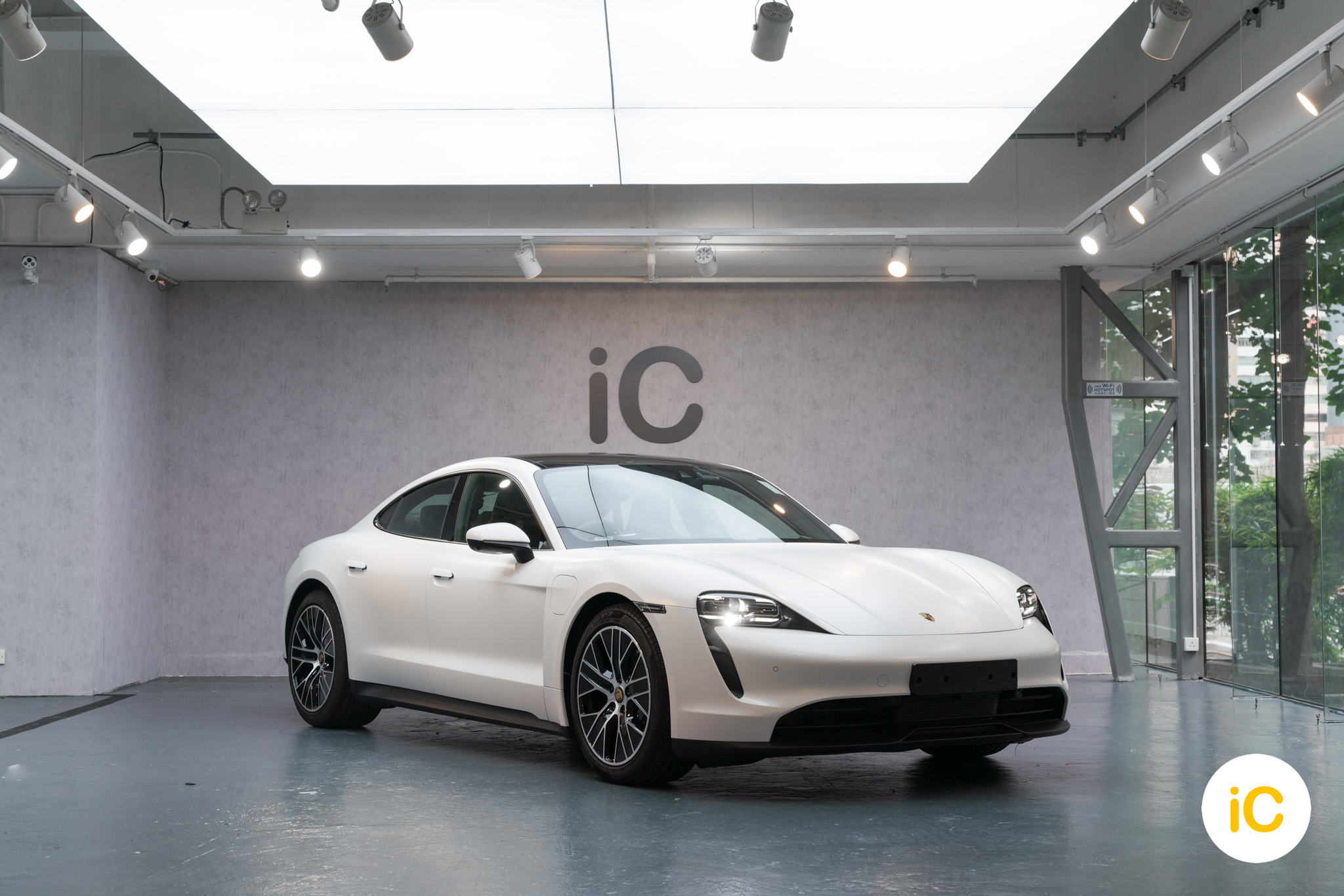 Porsche Taycan 透明 PPF 施工作品