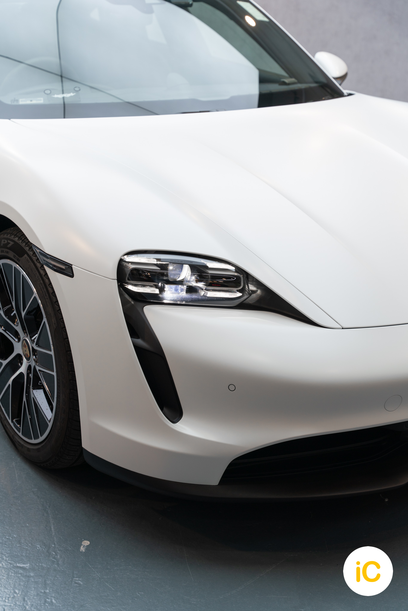 Porsche Taycan 透明 PPF 施工作品