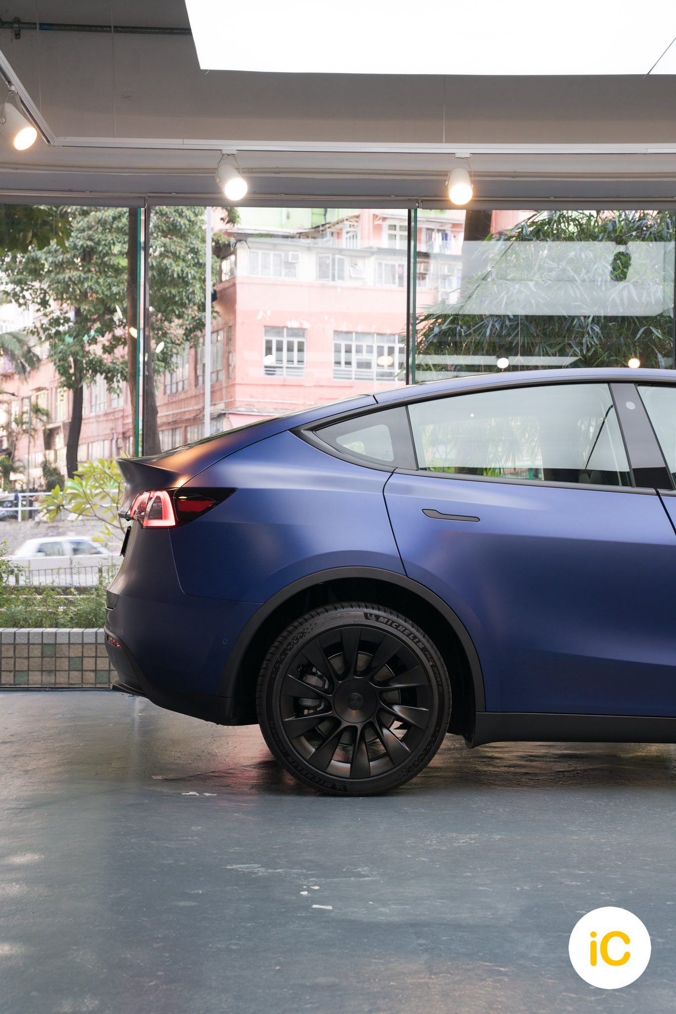 Tesla Model Y 深藍 透明 PPF 施工作品