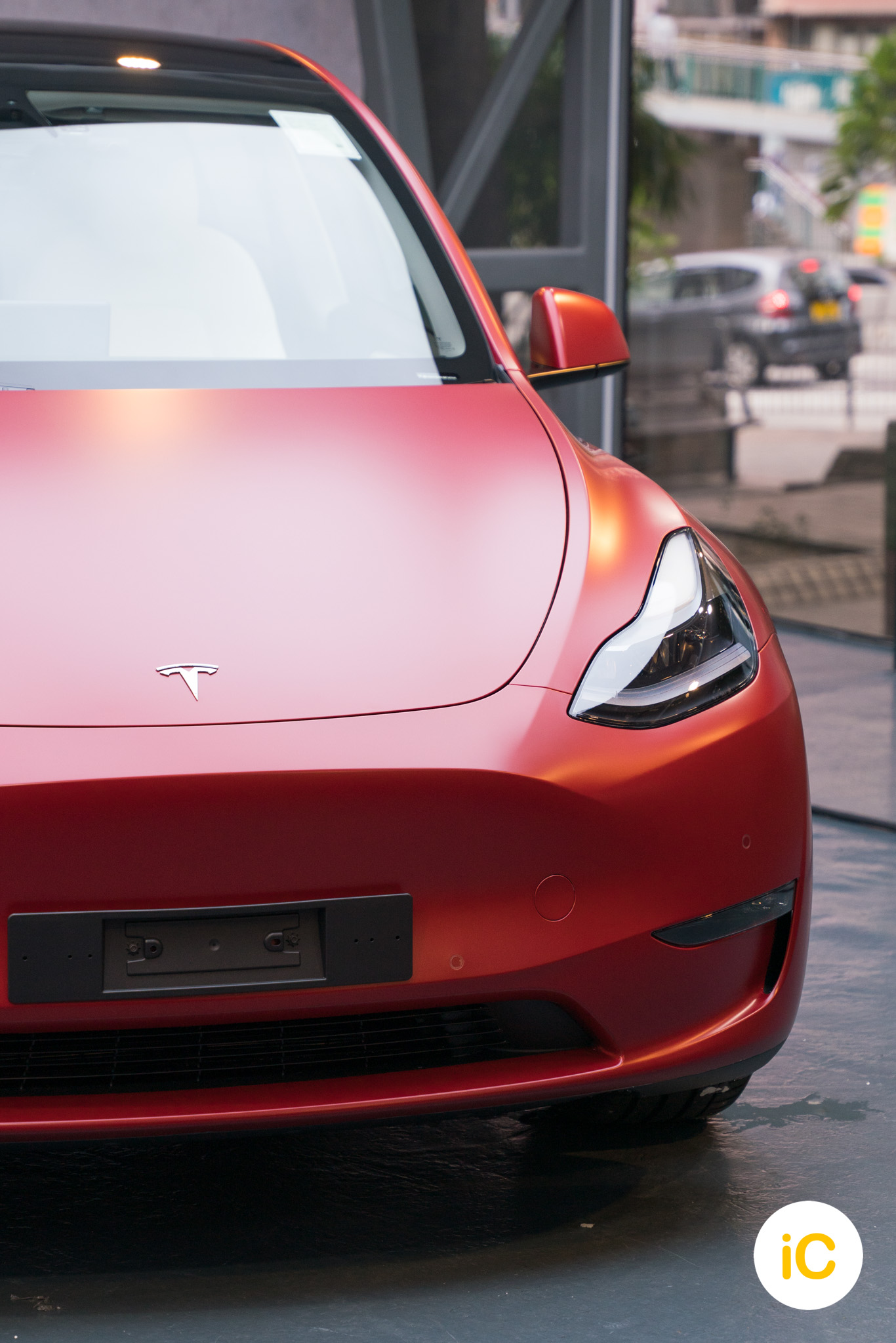 Tesla Model Y 亮紅 透明 PPF 施工作品