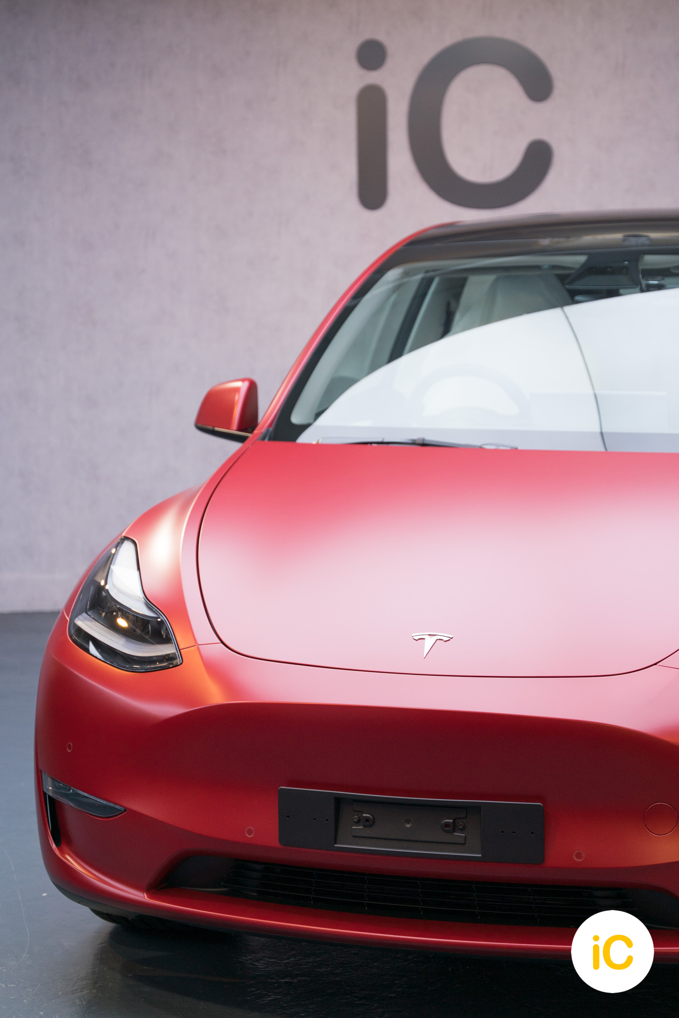 Tesla Model Y 亮紅 透明 PPF 施工作品