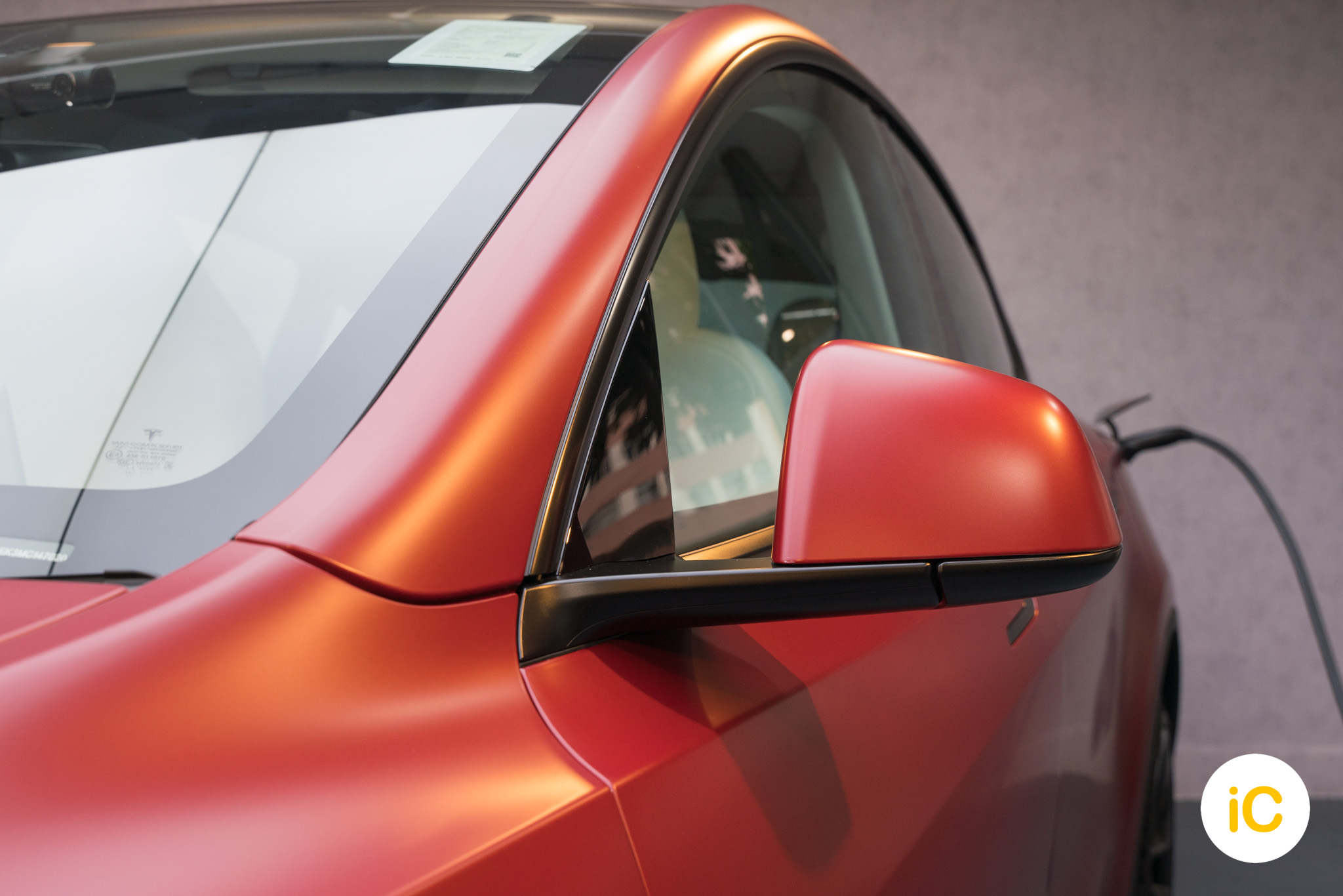 Tesla Model Y 亮紅 透明 PPF 施工作品