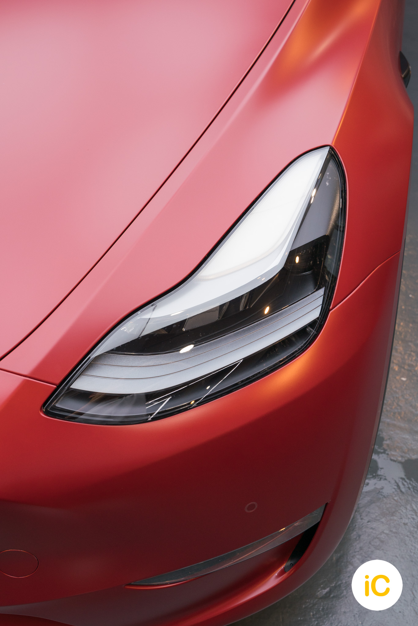 Tesla Model Y 亮紅 透明 PPF 施工作品