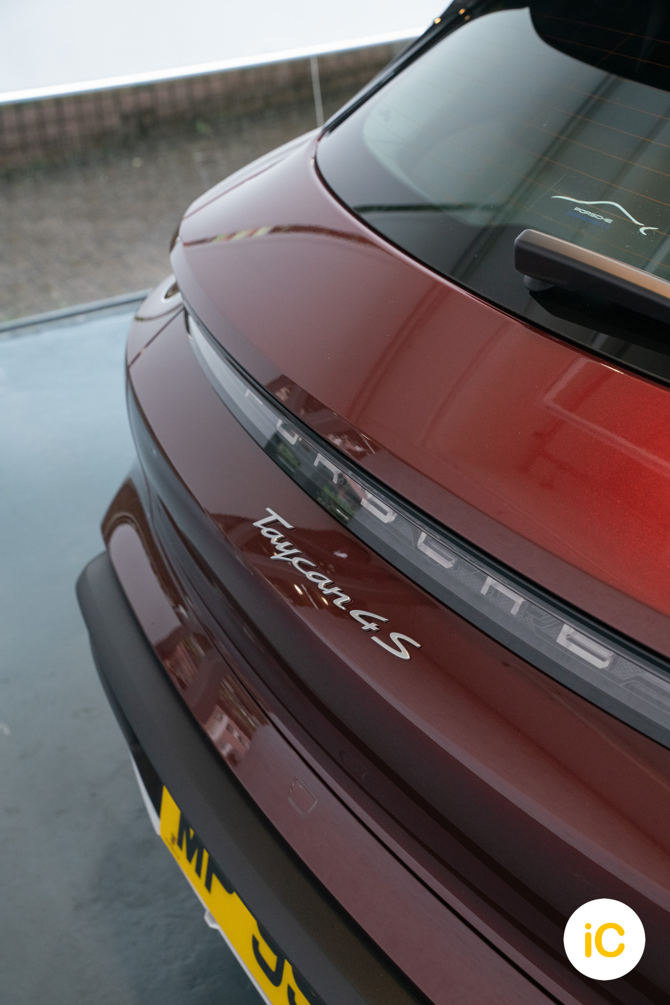 Porsche Taycan 4S Cross Turismo 透明 PPF 施工作品