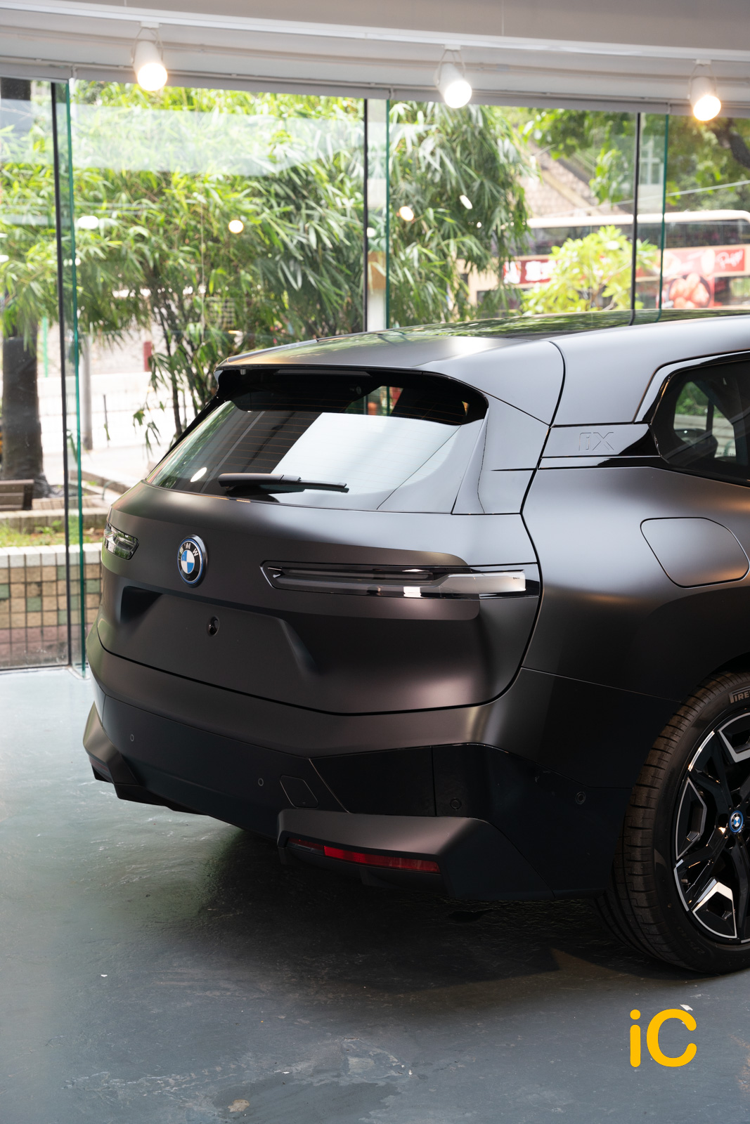 BMW iX Black Sapphire 透明 PPF 施工作品