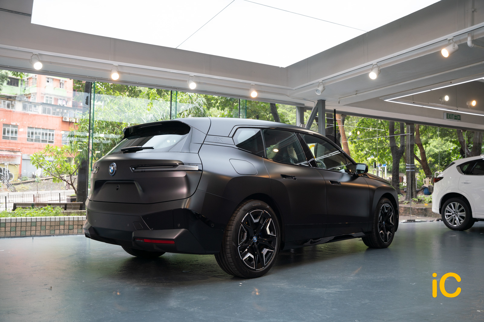BMW iX Black Sapphire 透明 PPF 施工作品