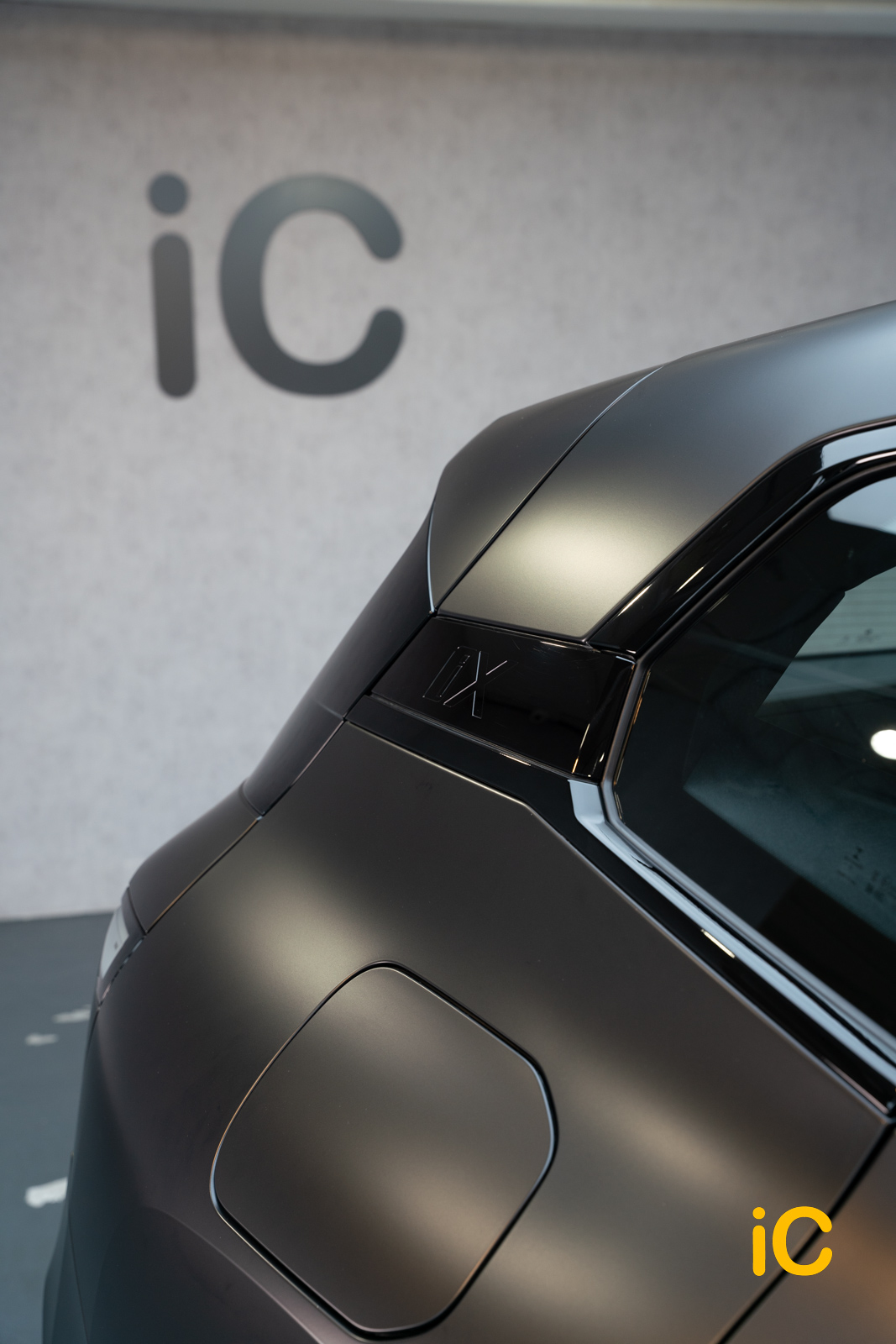 BMW iX Black Sapphire 透明 PPF 施工作品