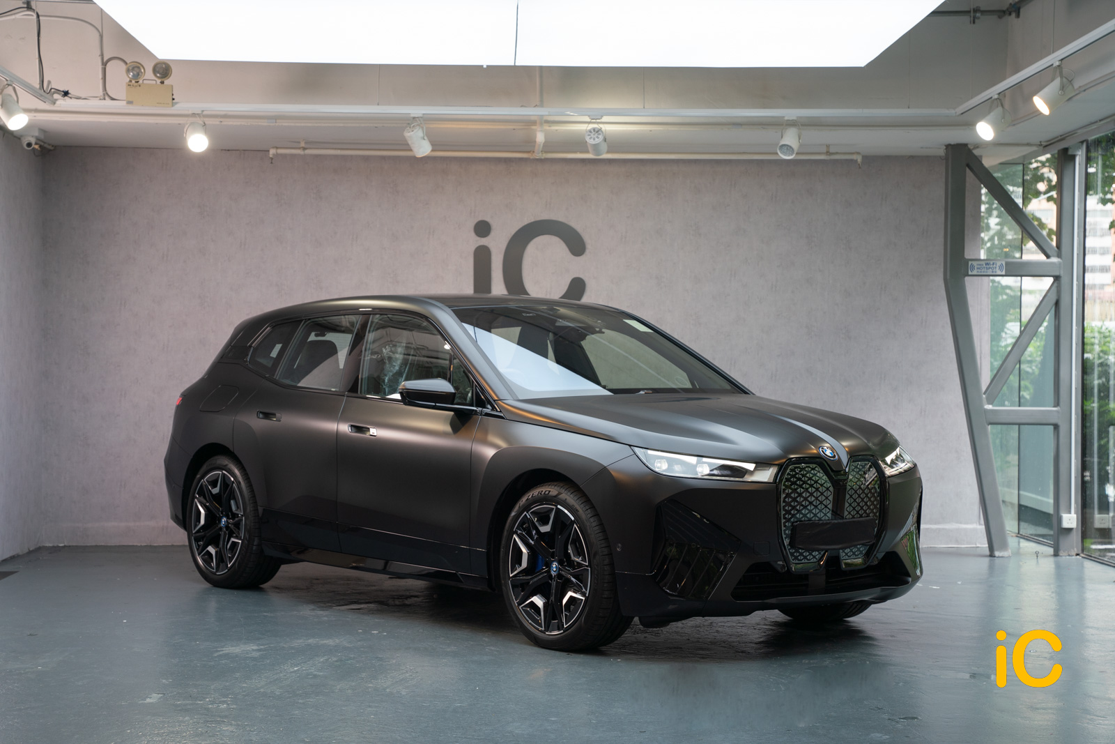 BMW iX Black Sapphire 透明 PPF 施工作品