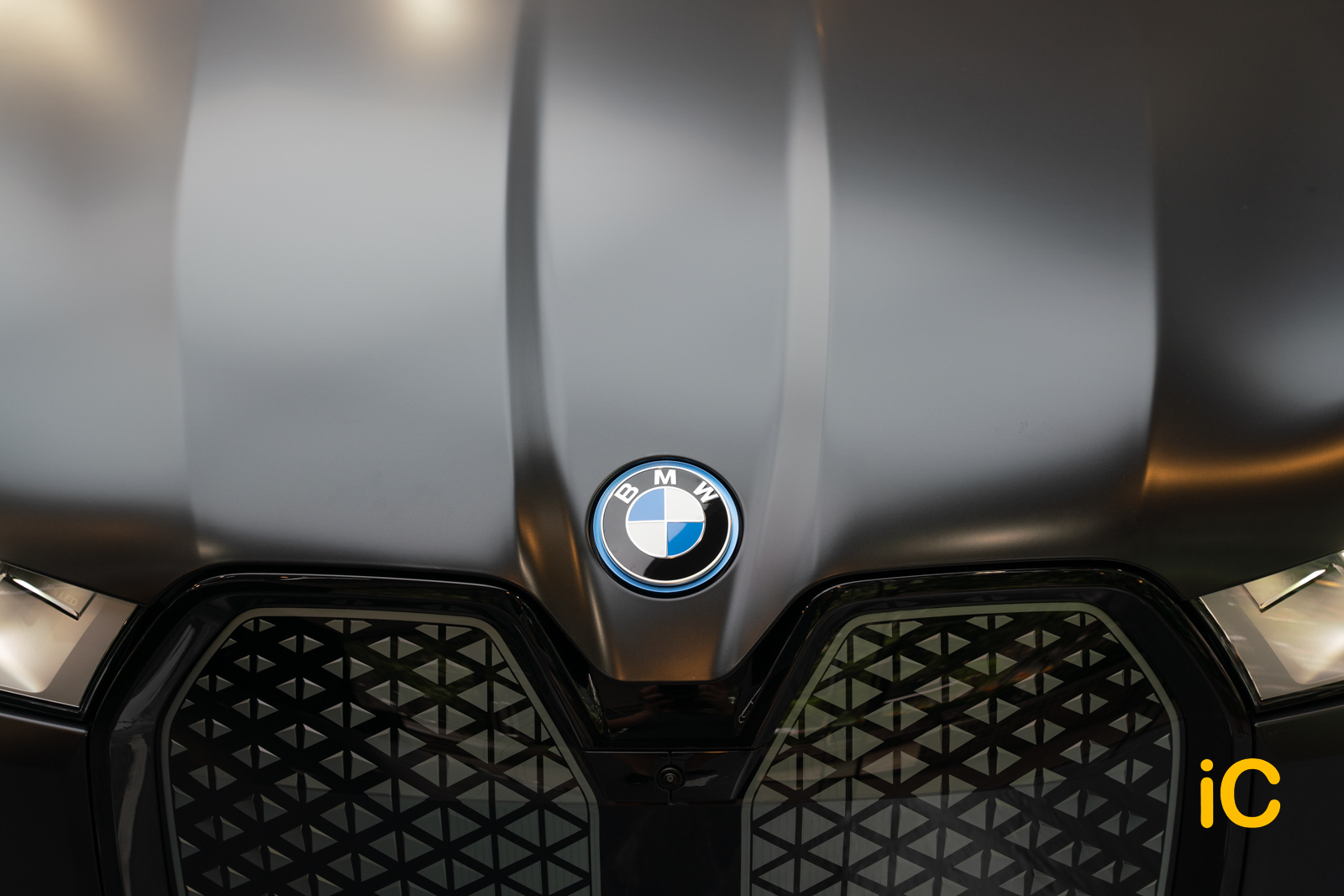 BMW iX Black Sapphire 透明 PPF 施工作品